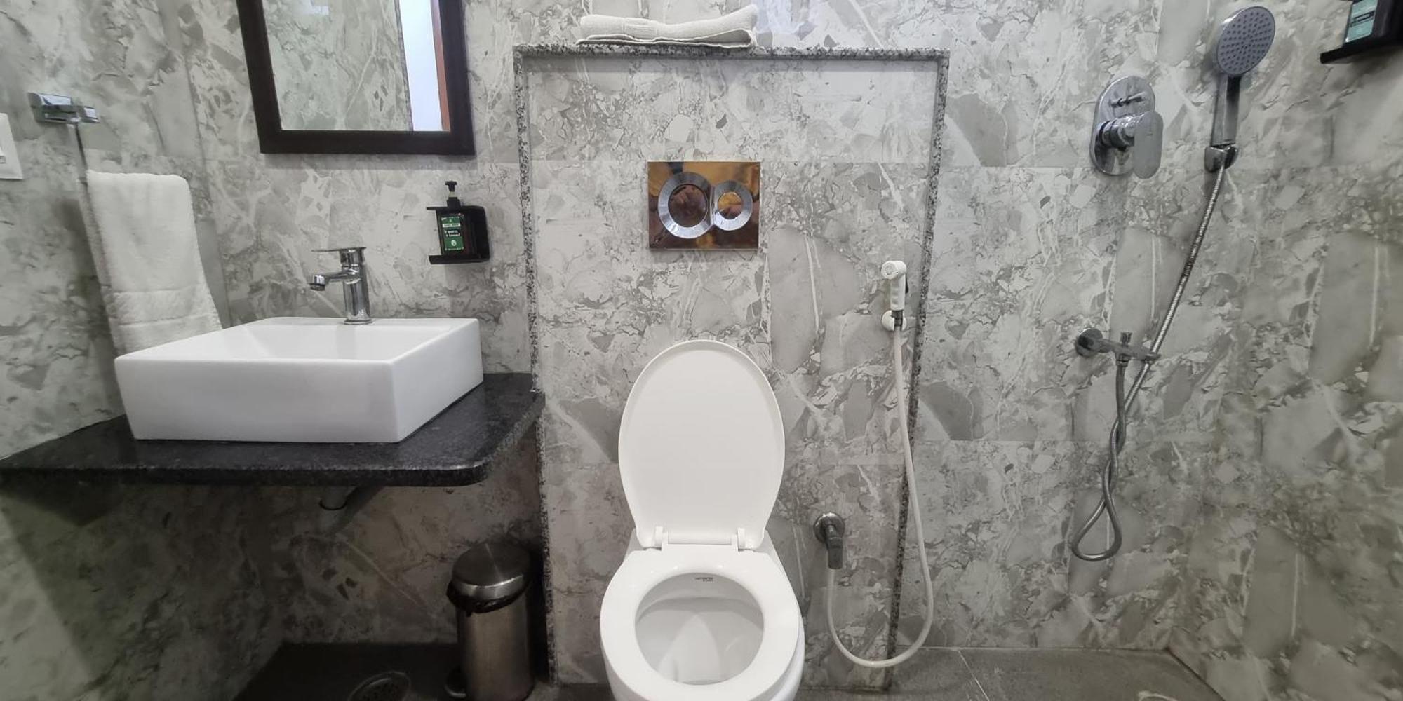 U Connect Near Rto Office, 3*