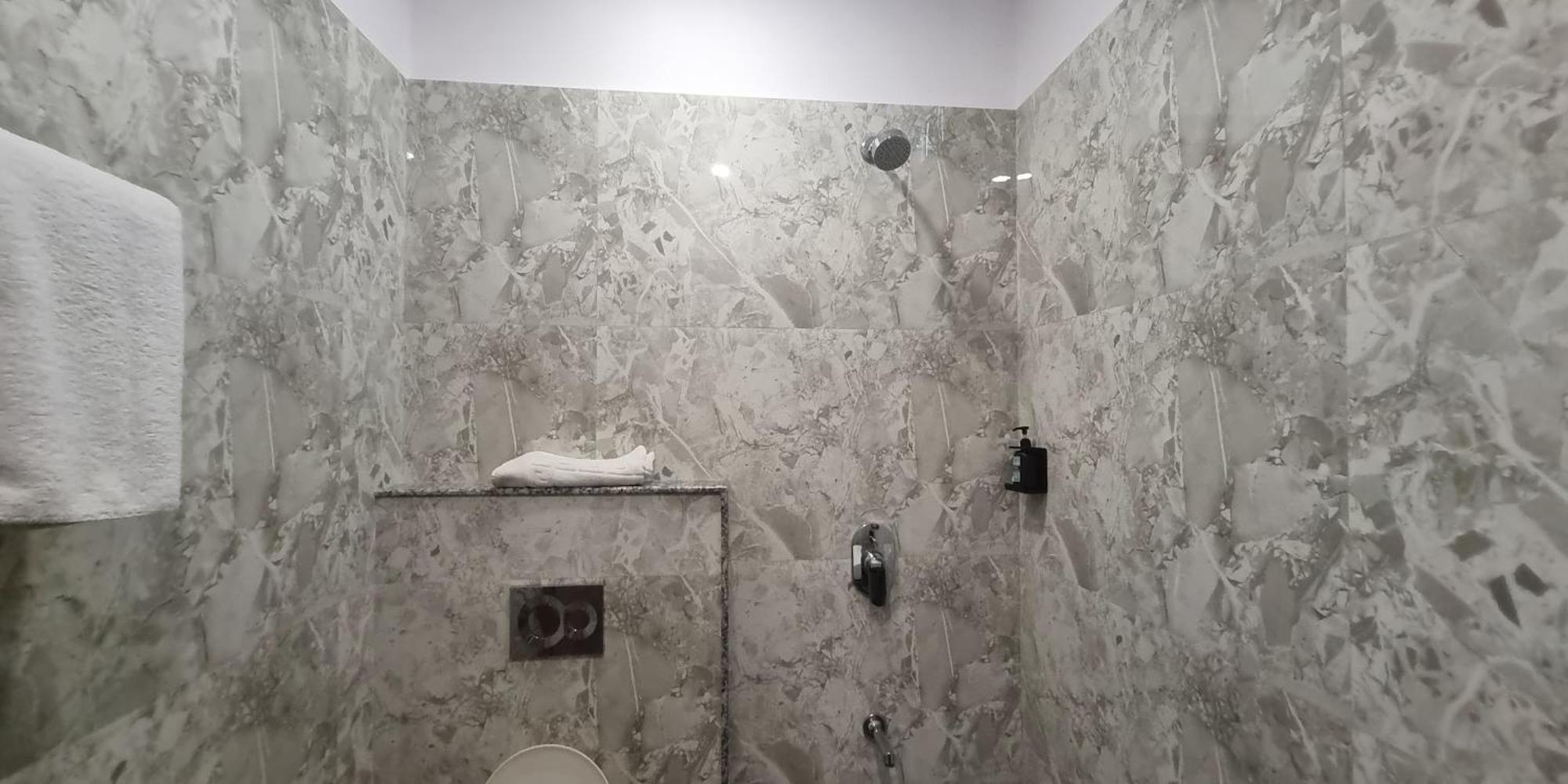 Hotel U Connect Near Rto Office, 3*