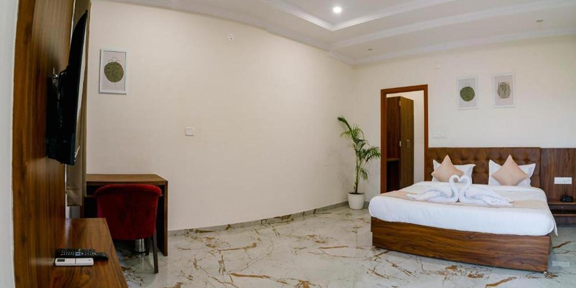 Hotel U Connect Near Rto Office, 3*