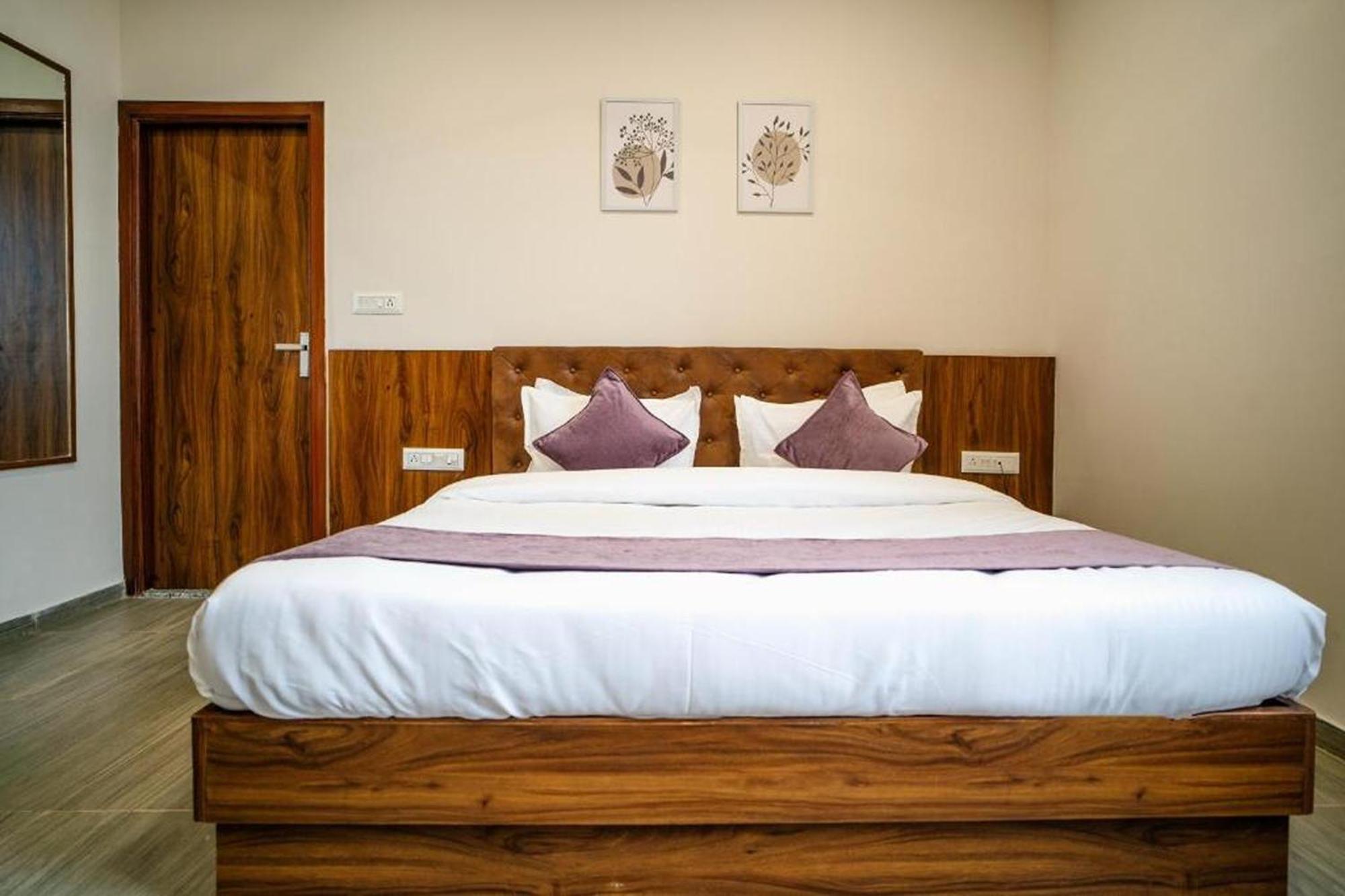 U Connect Near Rto Office, 3* Udaipur