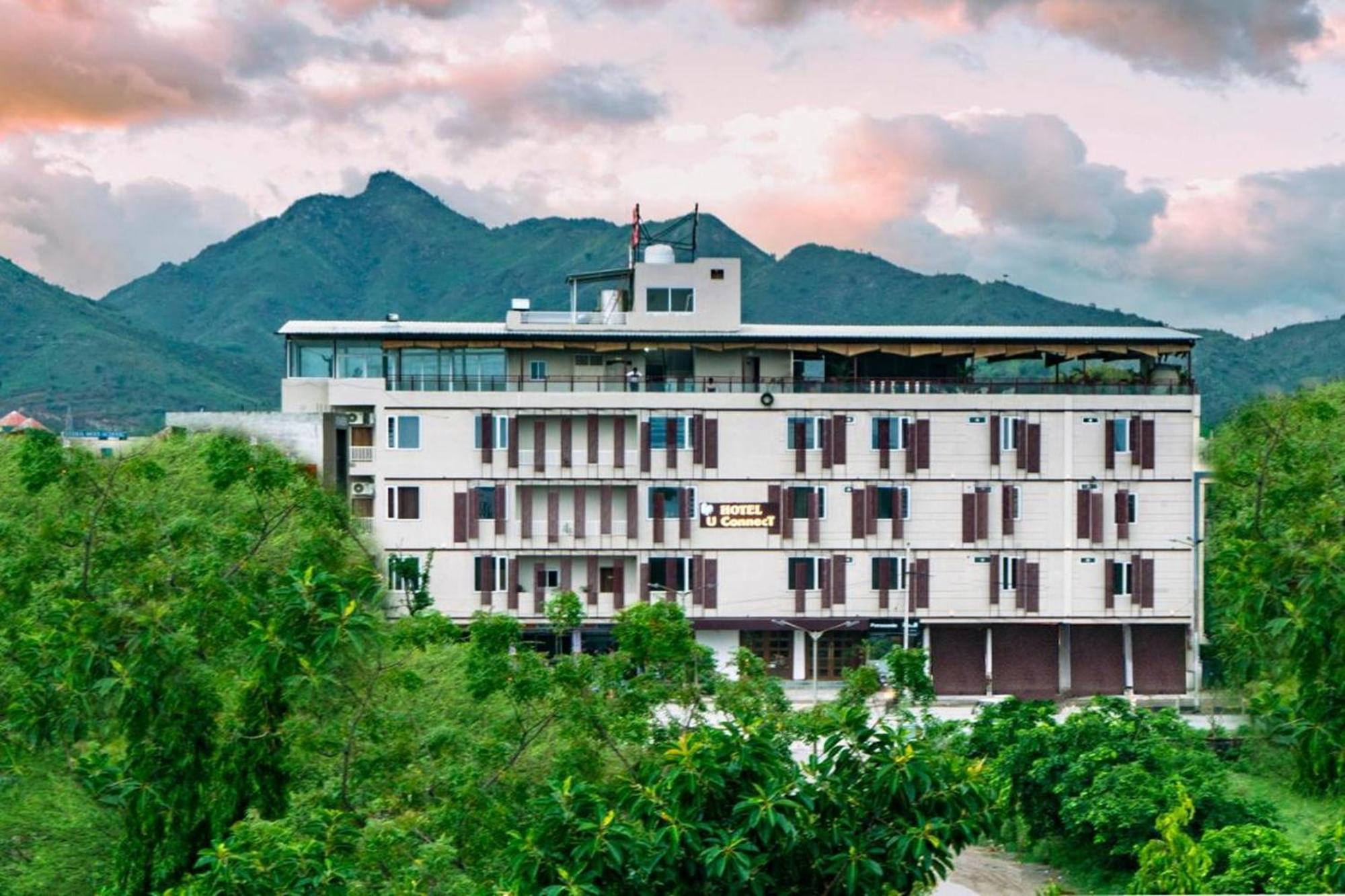 Hotel U Connect Near Rto Office, 3*