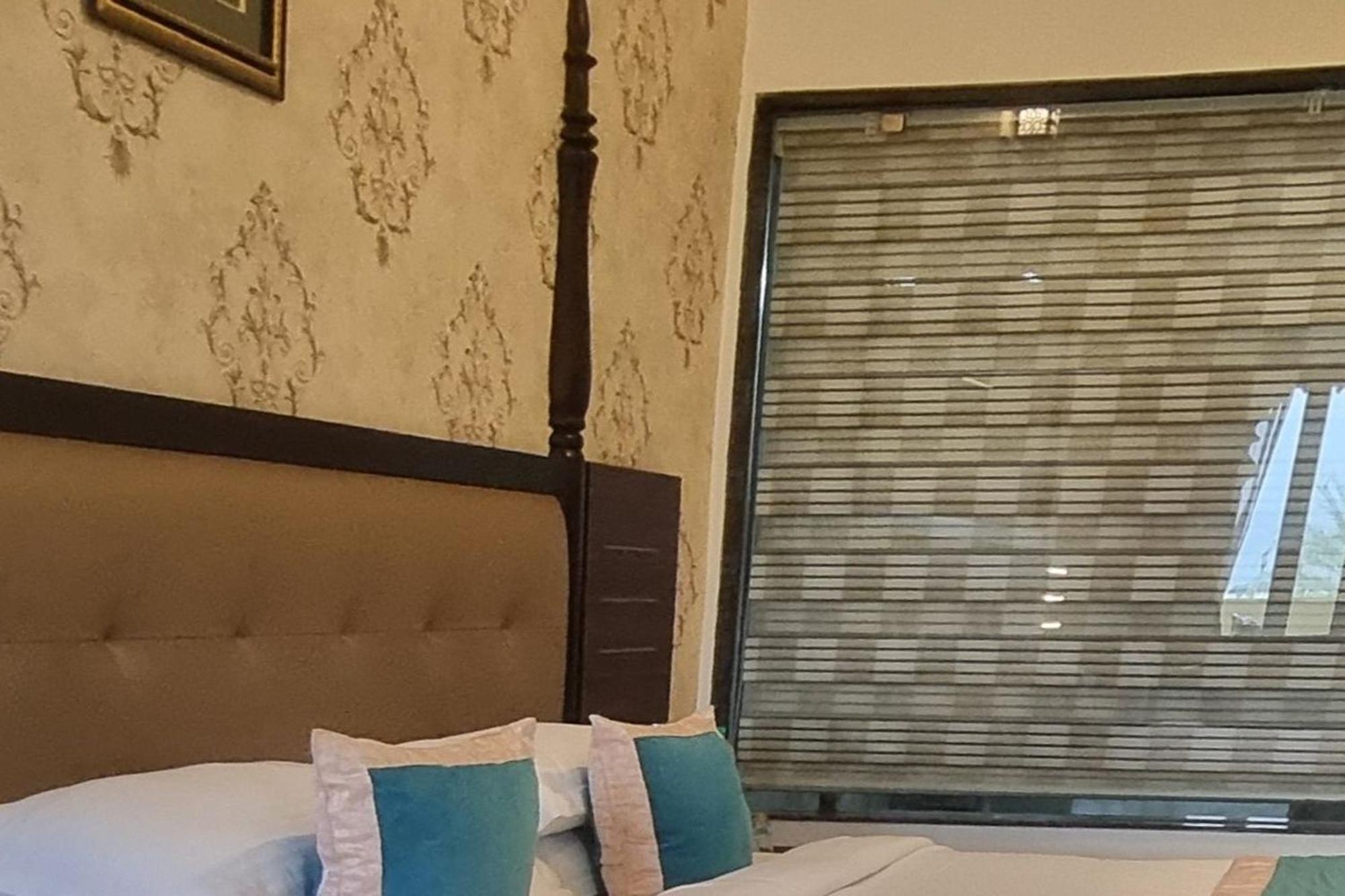 Hotel Labh Garh Palace & Udaipur