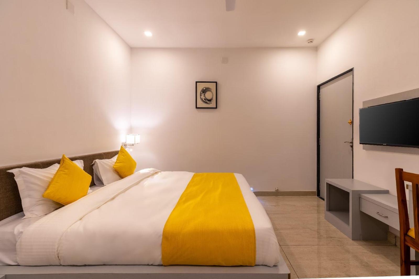 Hotel Jaydurg A Retreat - A Lakeside - Lakeview Rooftop Cafe - Swimming Pool