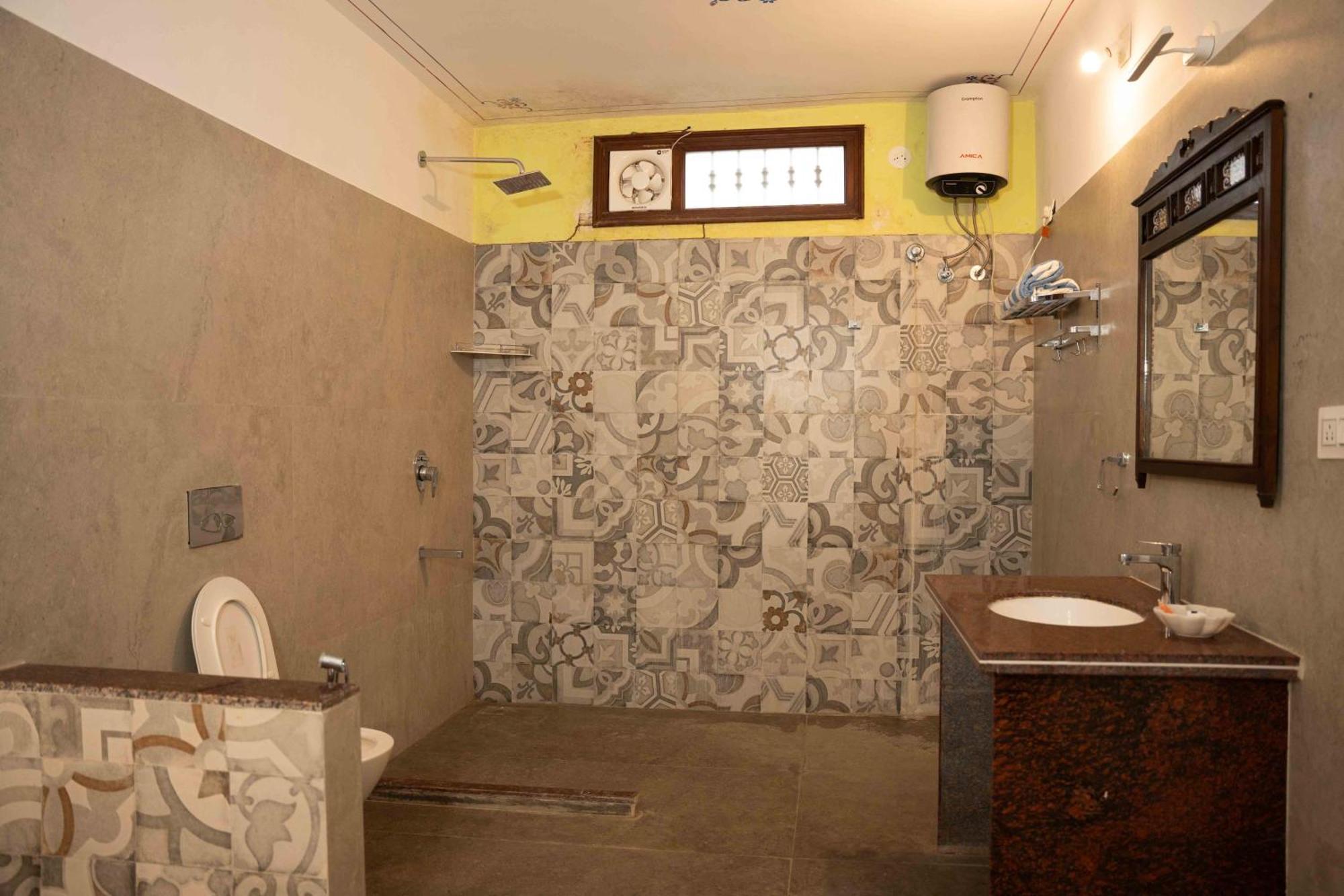 Hotel Karohi