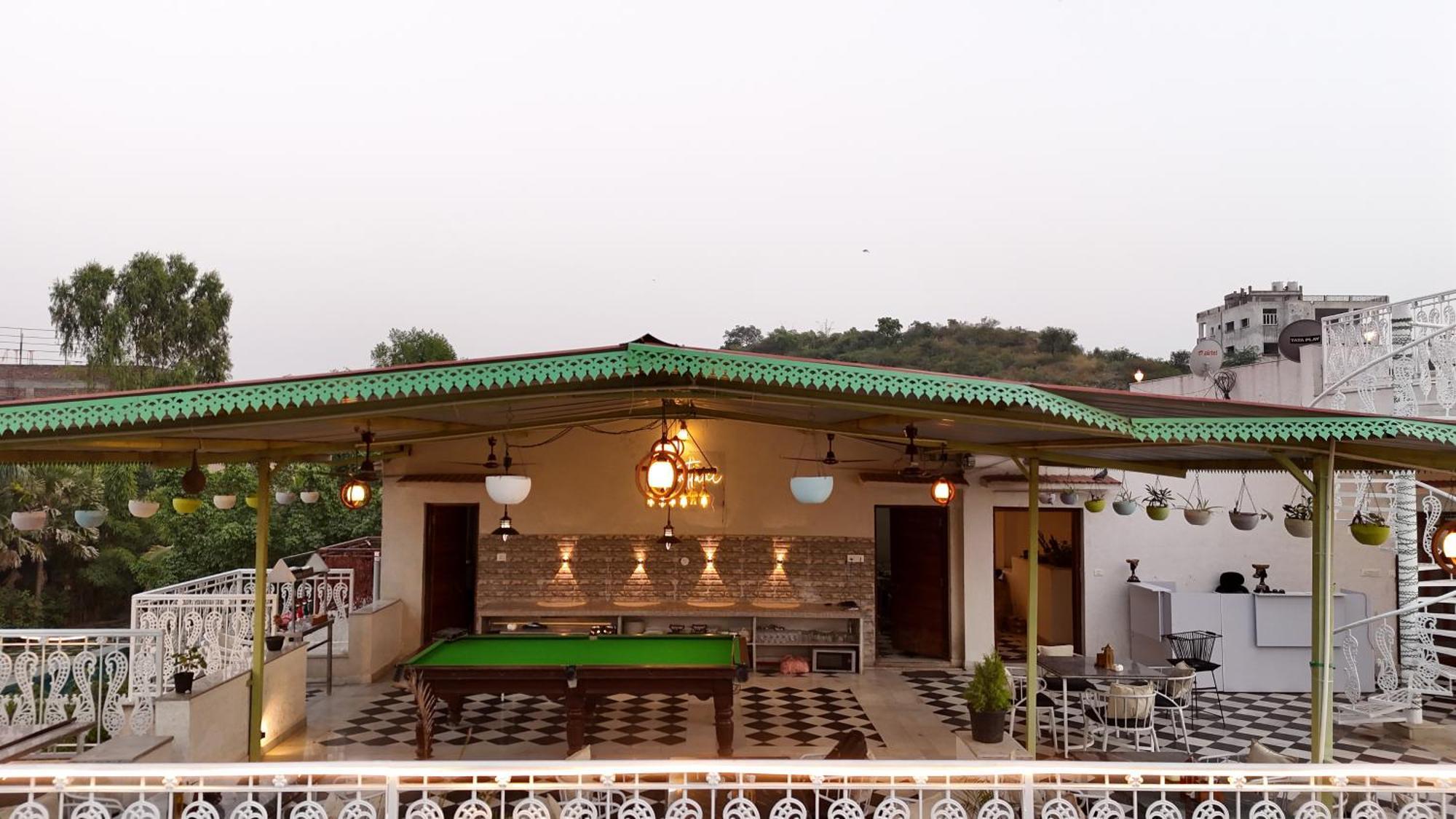 Karohi Hotel 3*