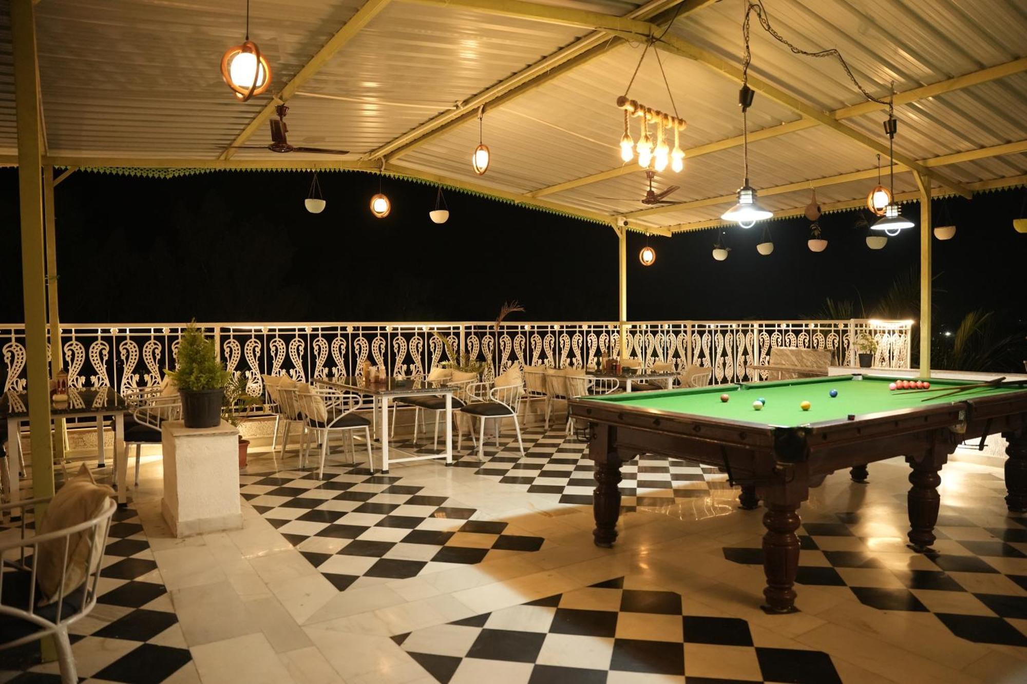 Hotel Karohi