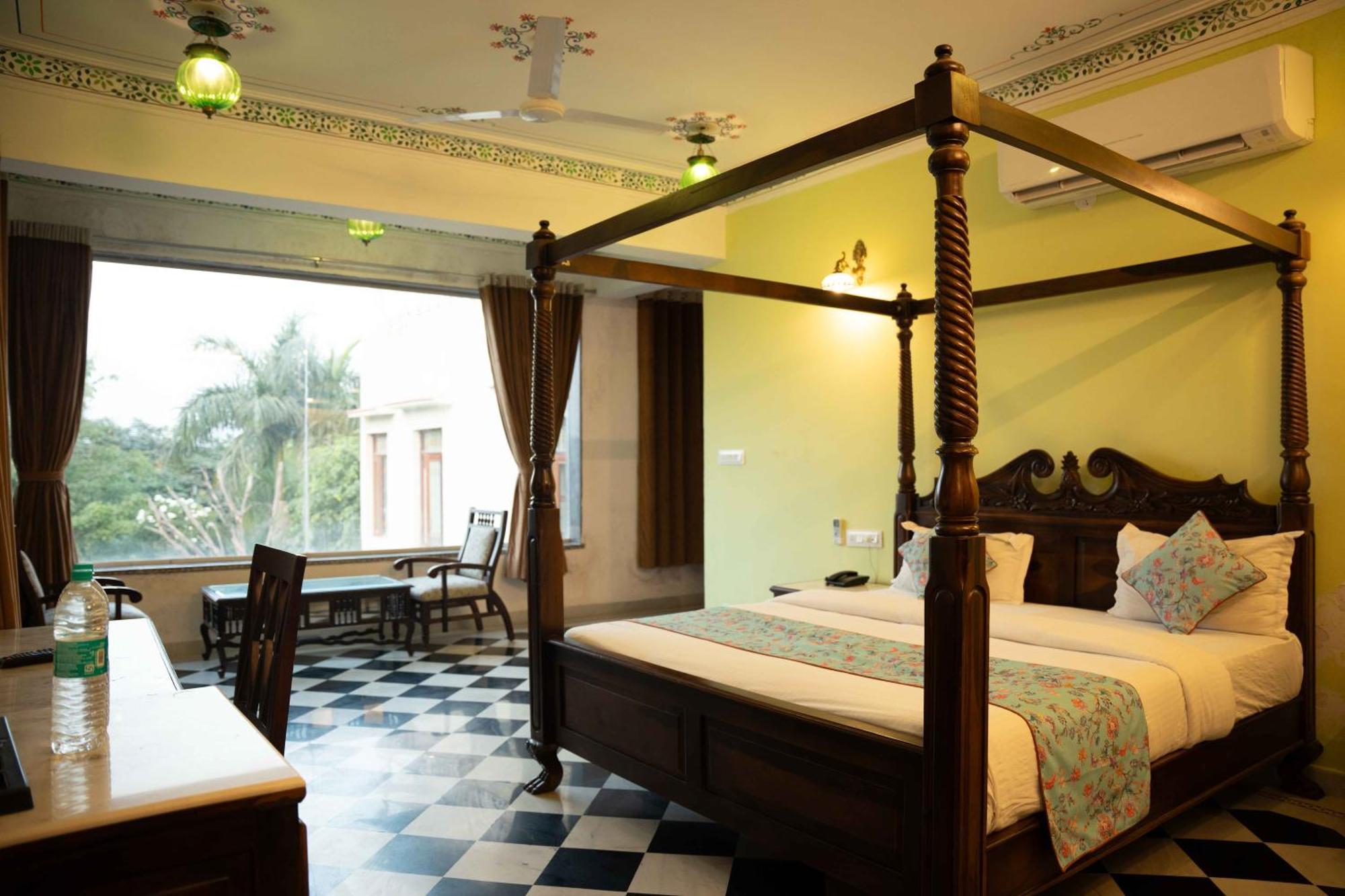 Karohi Hotel 3*