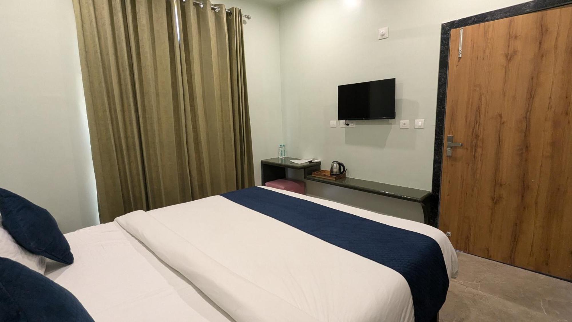 Maha Raas A Unit Of Raas Leela And Hotel 3*