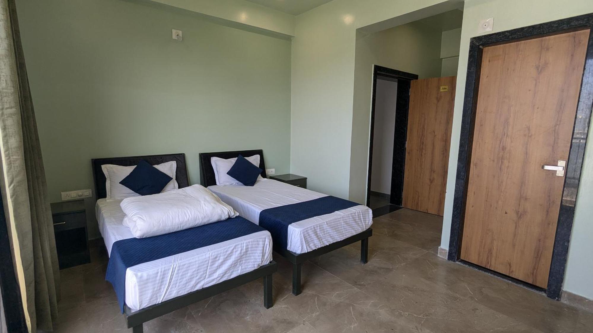 Hotel Maha Raas A Unit Of Raas Leela And 3*