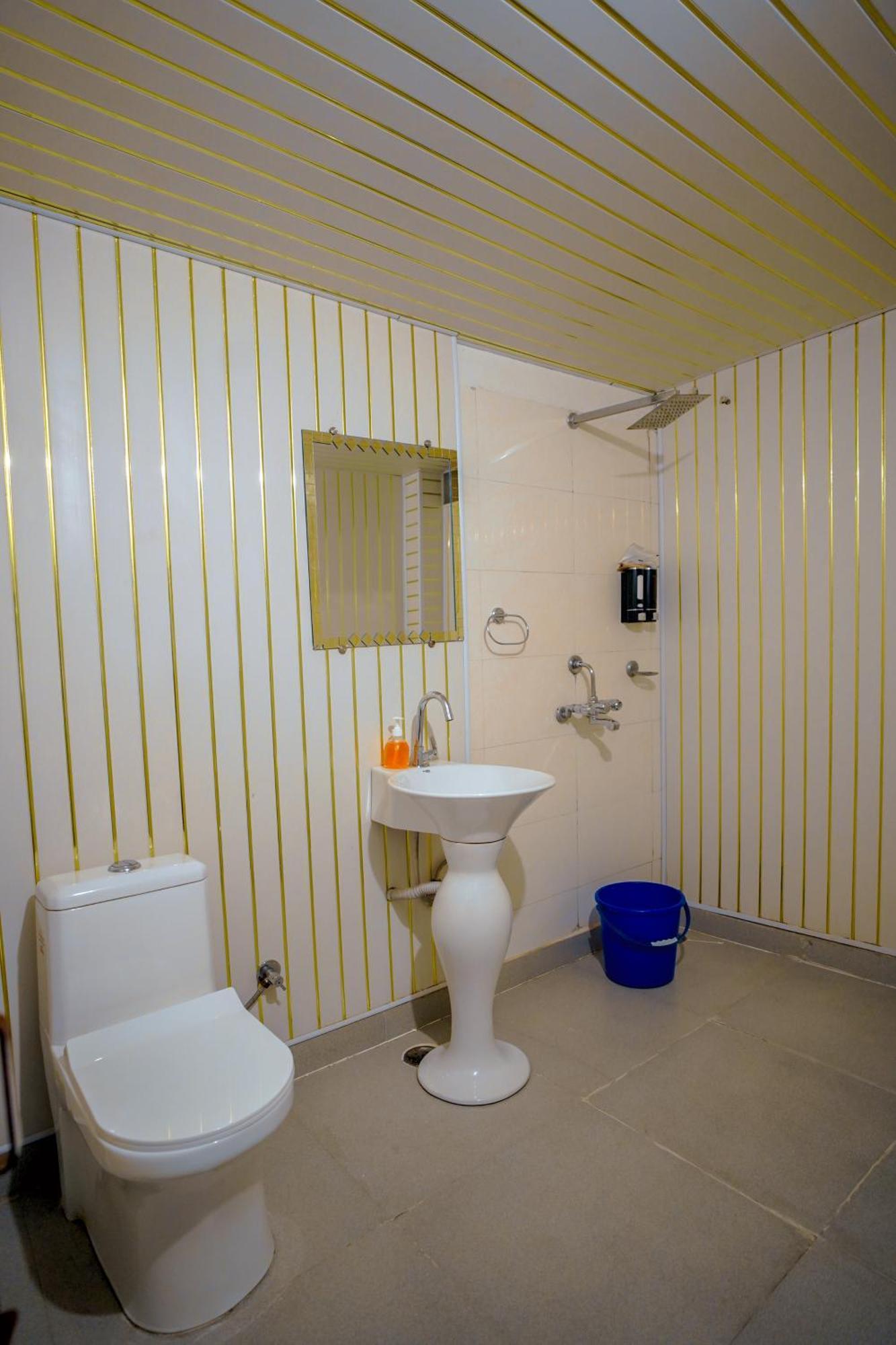 Island Tower Hotel 2*