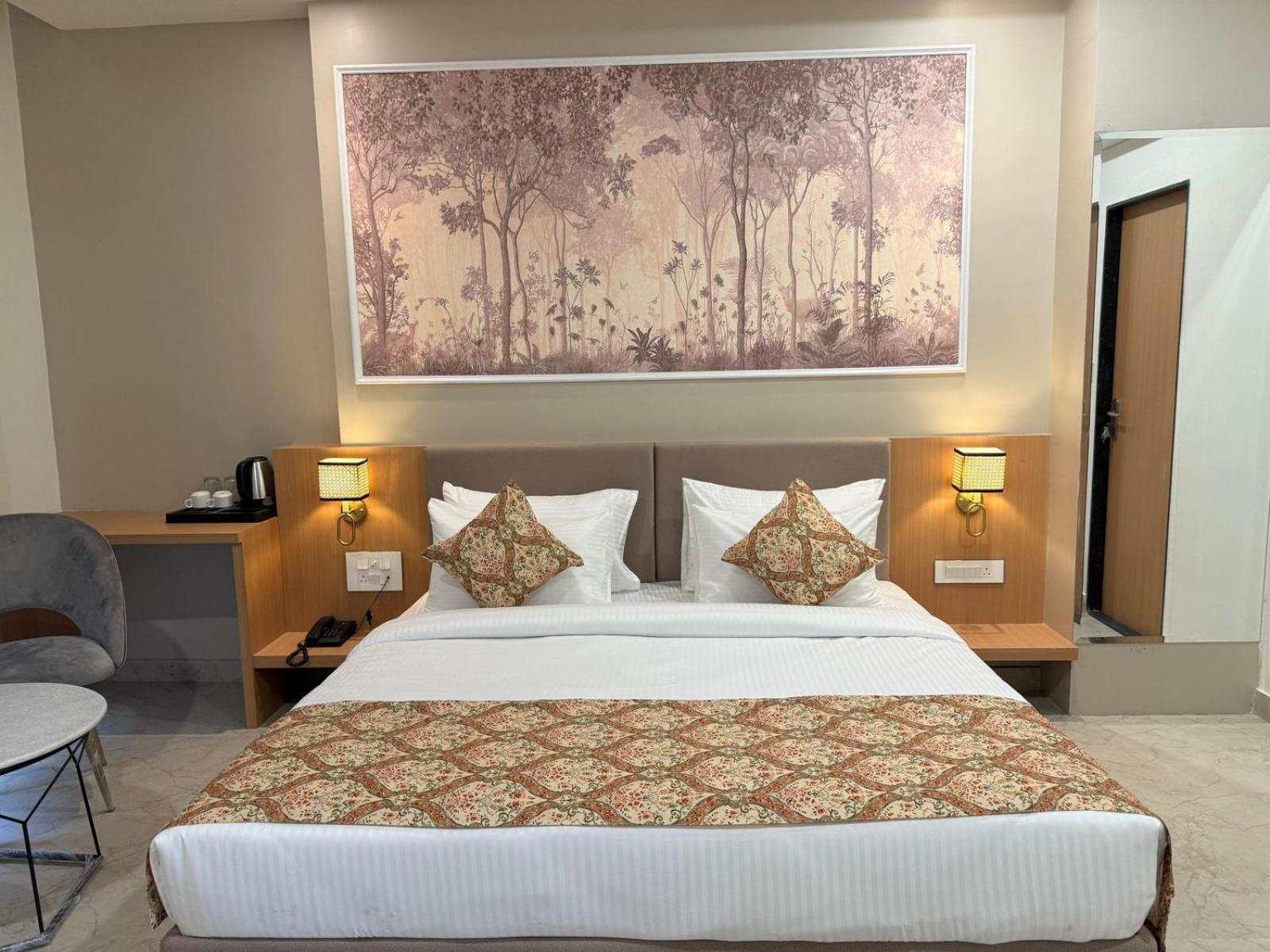 Aura By Arihant Hotel 3*
