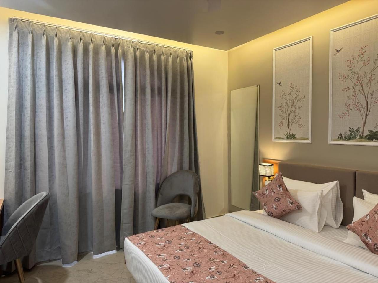 Hotel Aura By Arihant 3*