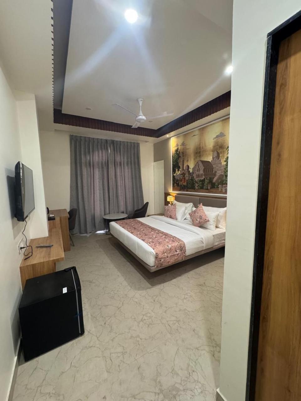 Aura By Arihant 3* Udaipur