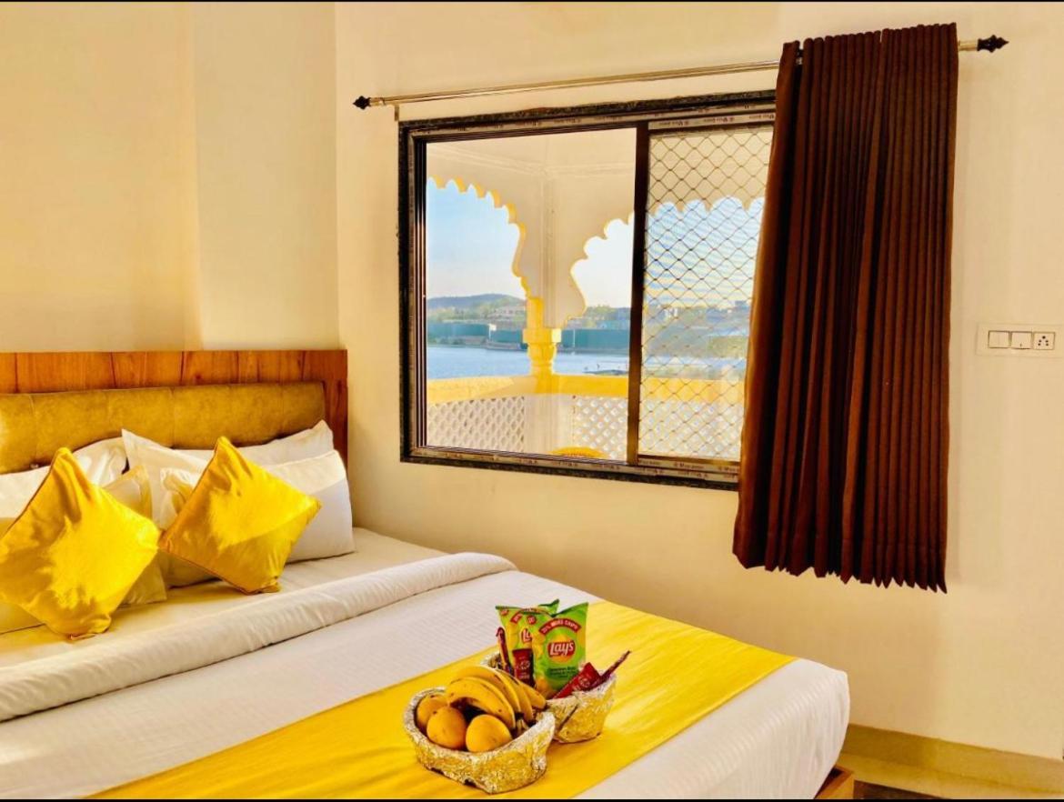 Vallabhgarh A Facing Balcony Hotel 3*