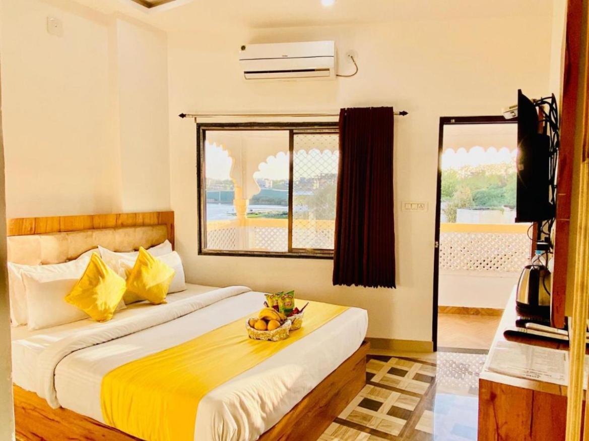 Vallabhgarh A Facing Balcony Hotel 3*