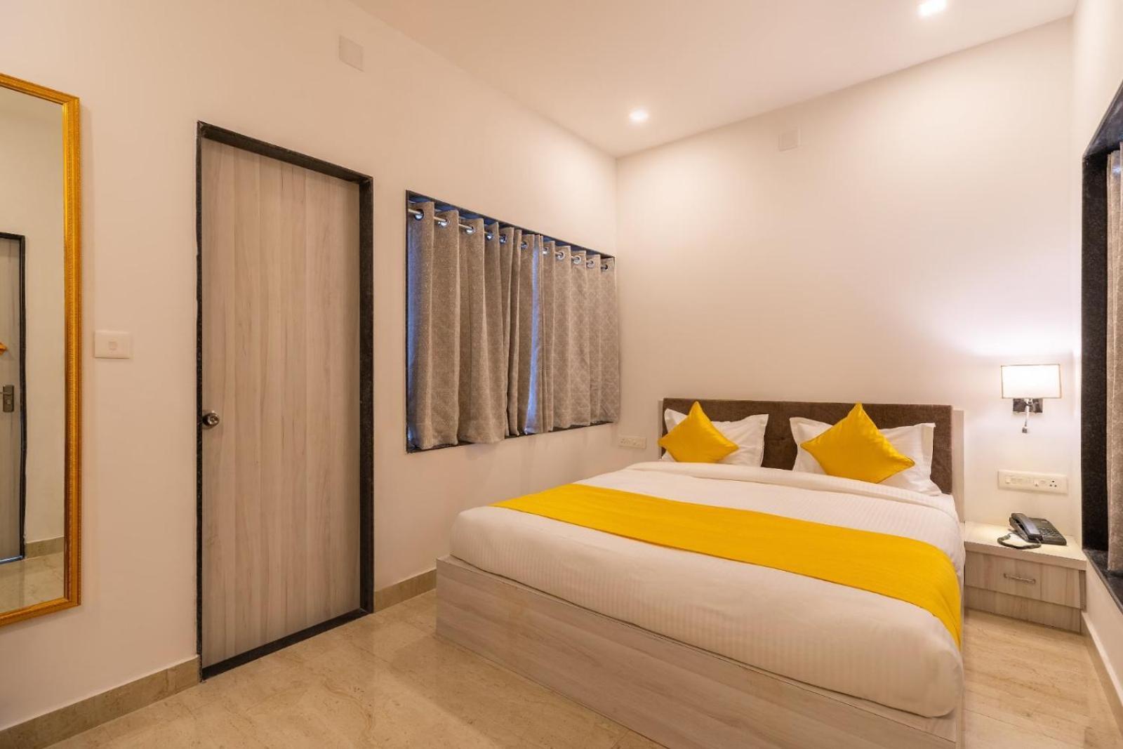Jaydurg A Retreat - A Lakeside - Lakeview Rooftop Cafe - Swimming Pool Hotel