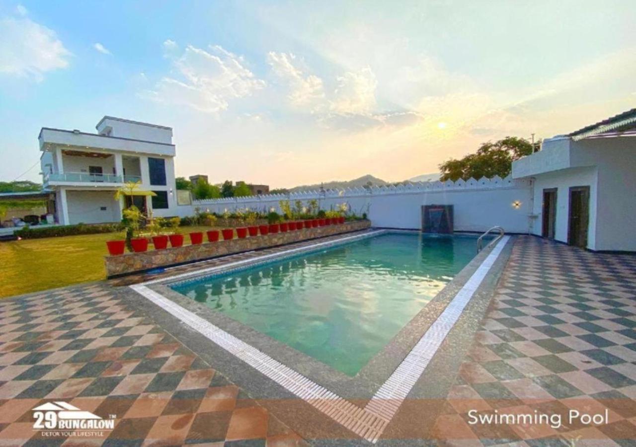 At Aravali Rani Hotel