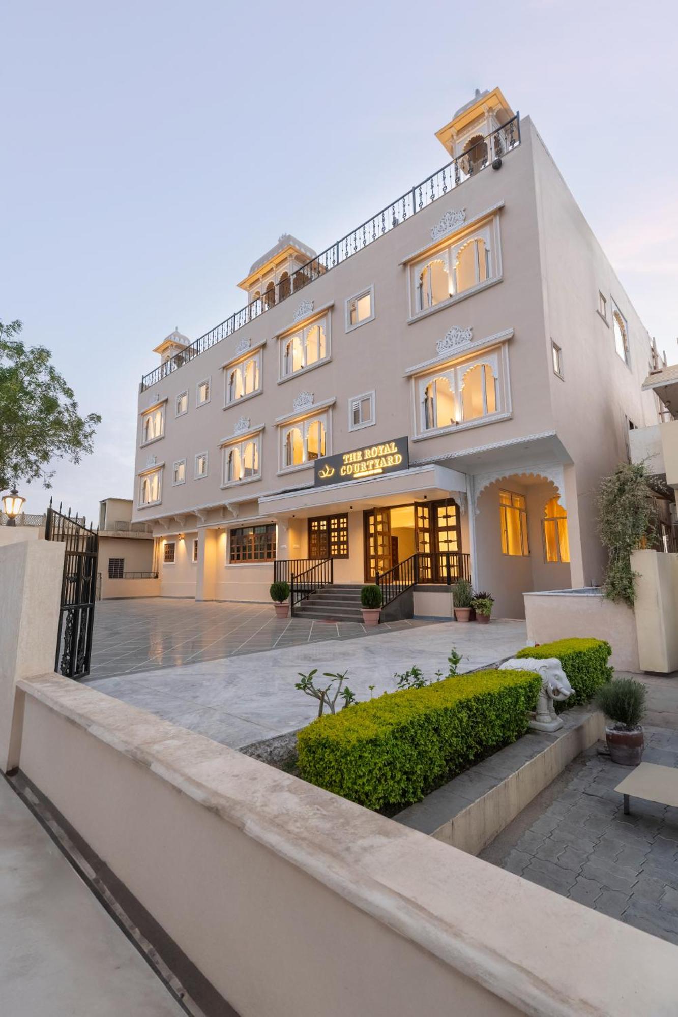 Hotel The Royal Courtyard 3*