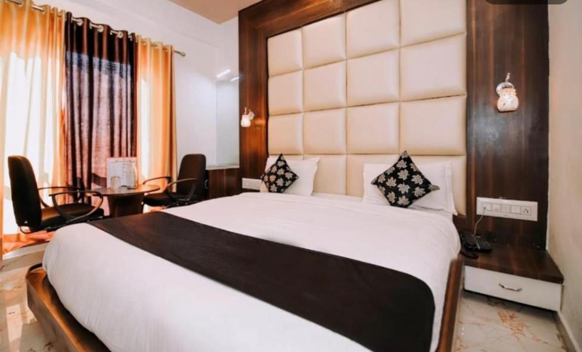Hotel Mangal Residency Rooftop Pool