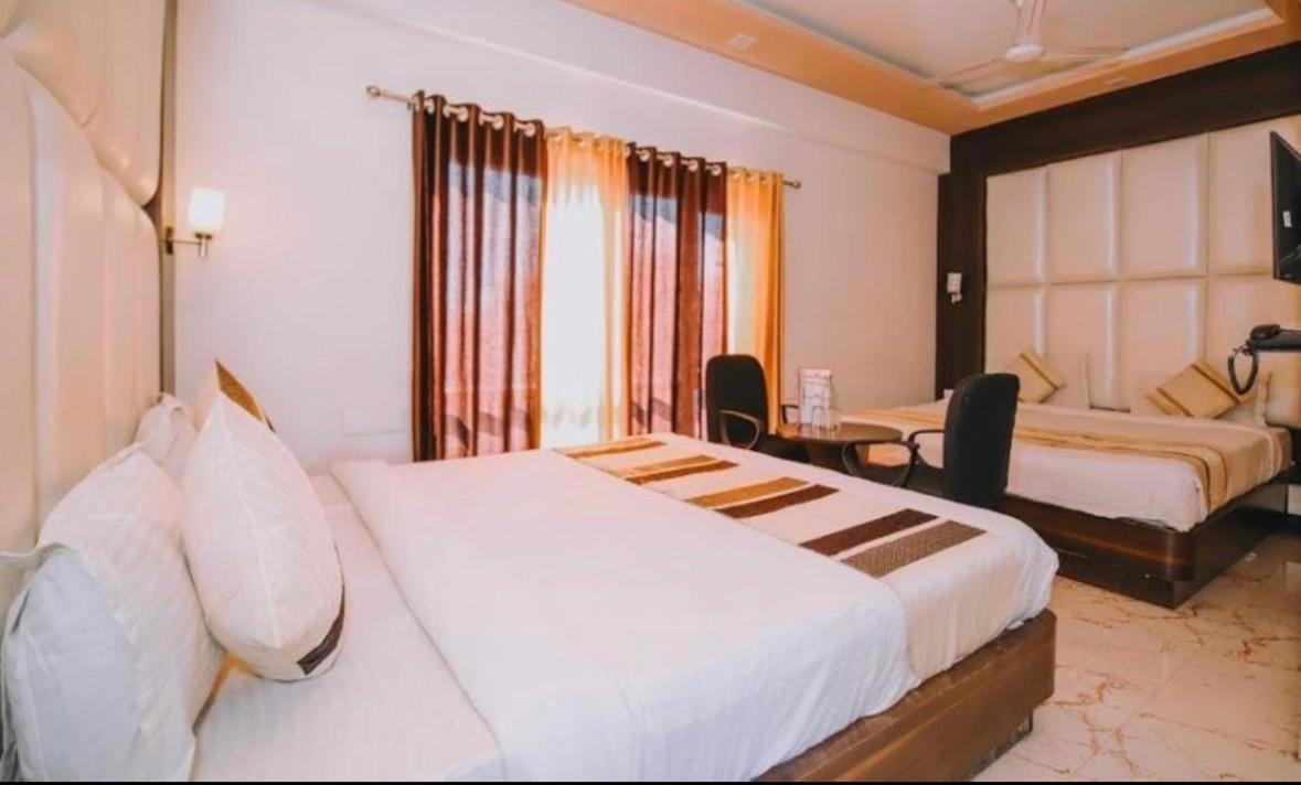 Mangal Residency Rooftop Pool 3*