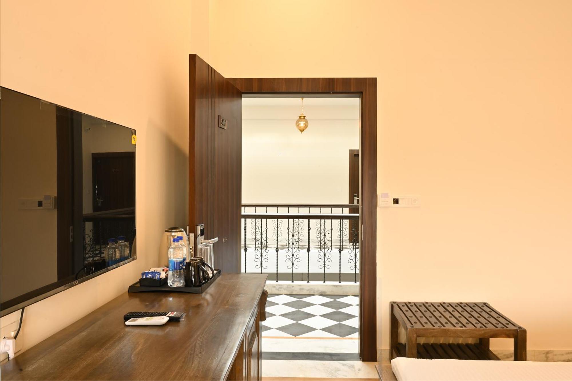 The Royal Courtyard Hotel 3*