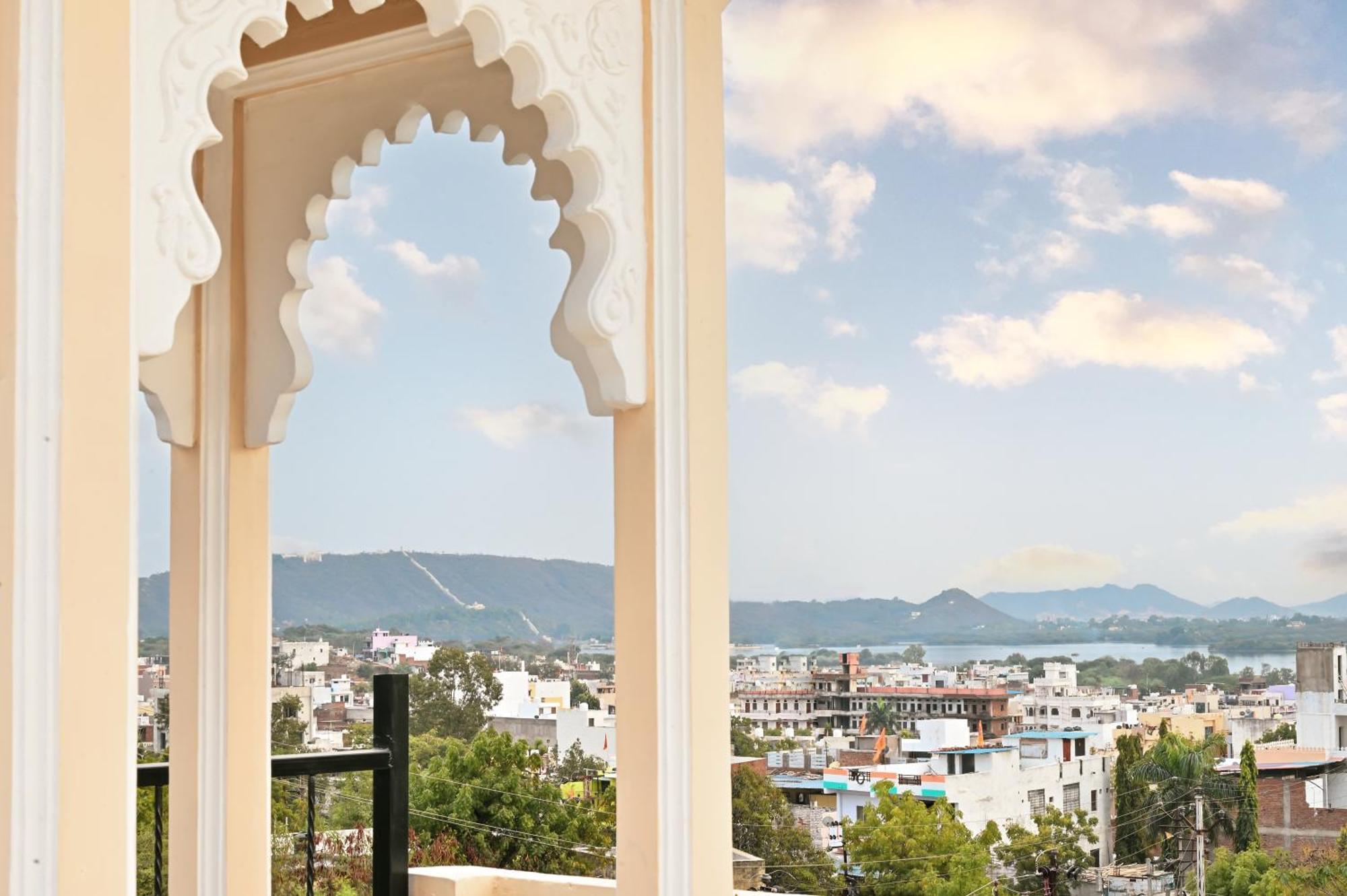 The Royal Courtyard 3*