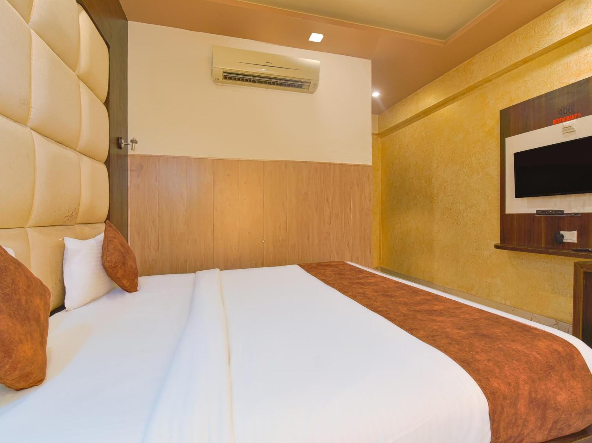 Hotel Mangal Residency Rooftop Pool 3*