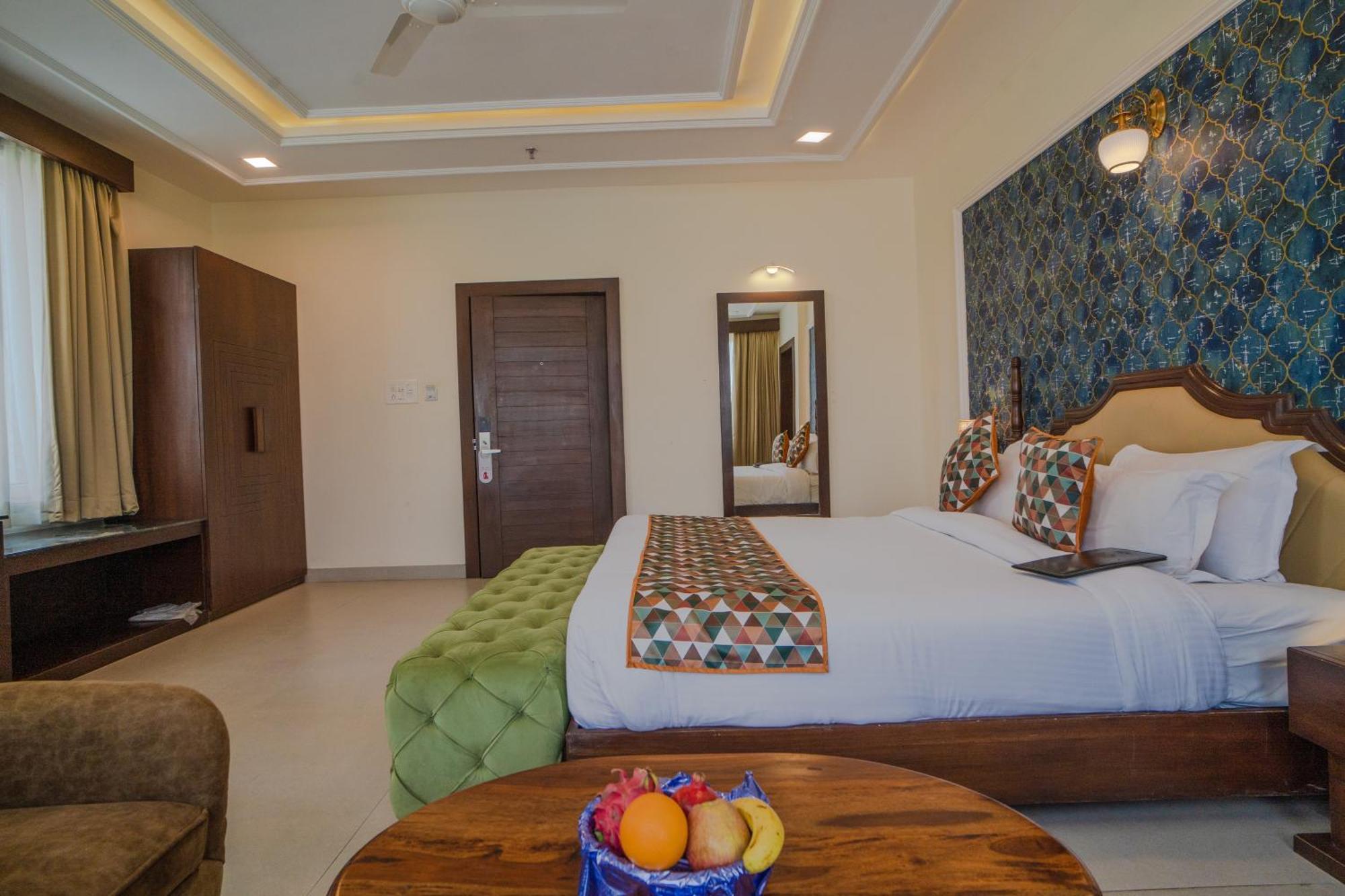 The Courtyard - Beyond Bar & Club 4*