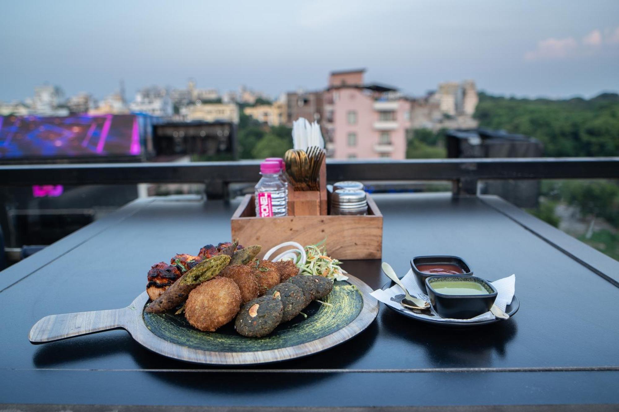 The Courtyard - Beyond Bar & Club Hotel 4*