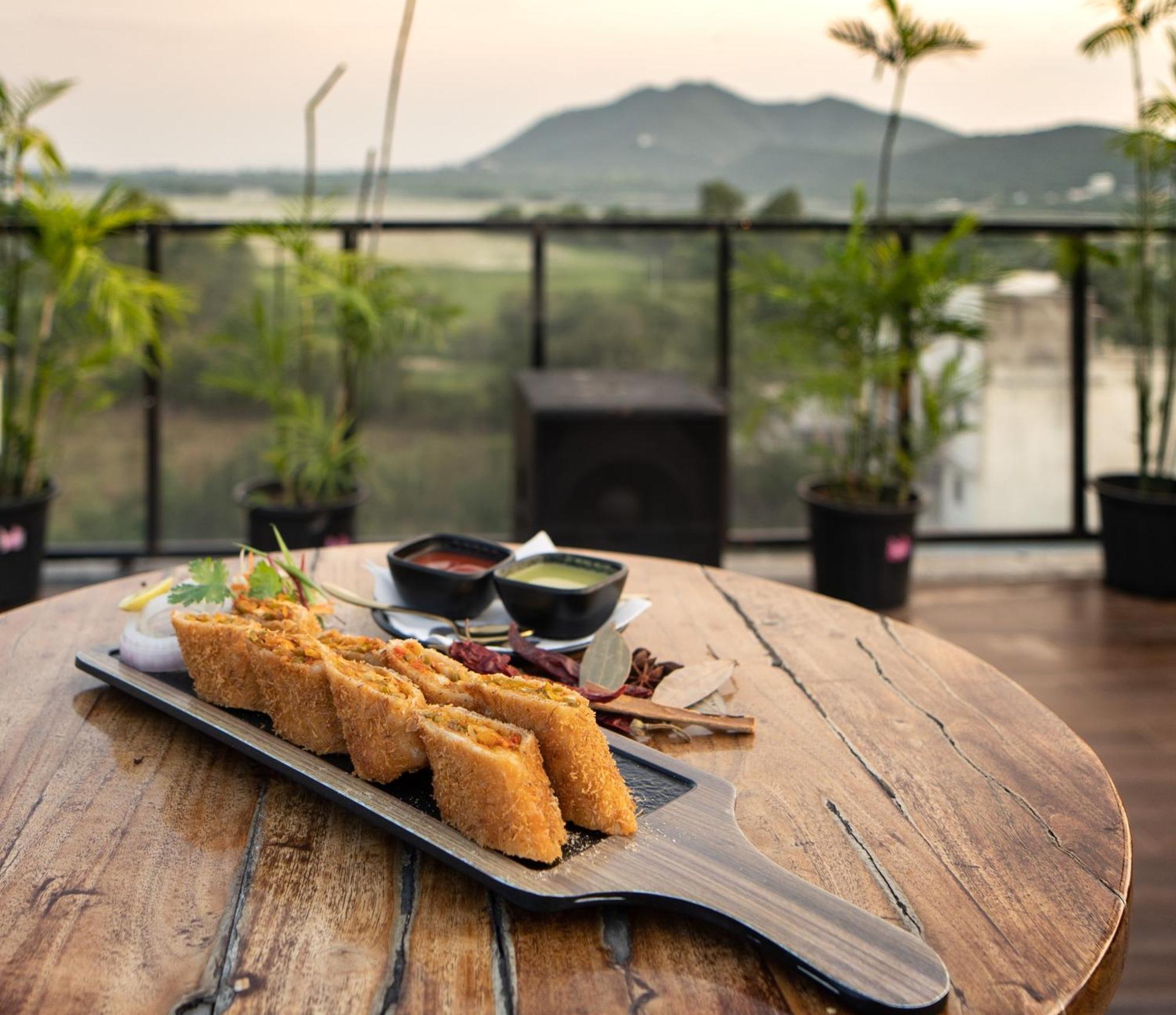 The Courtyard - Beyond Bar & Club Hotel Udaipur