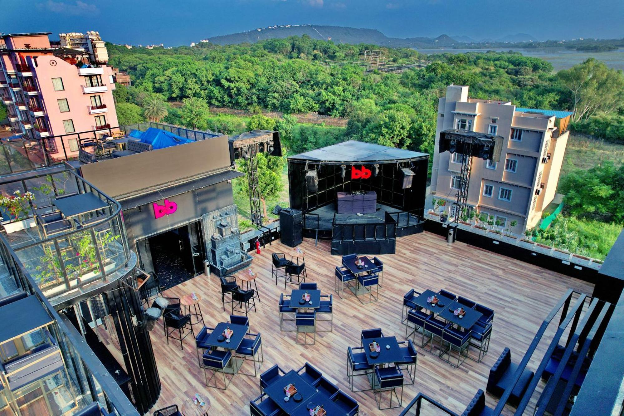 The Courtyard - Beyond Bar & Club Hotel Udaipur