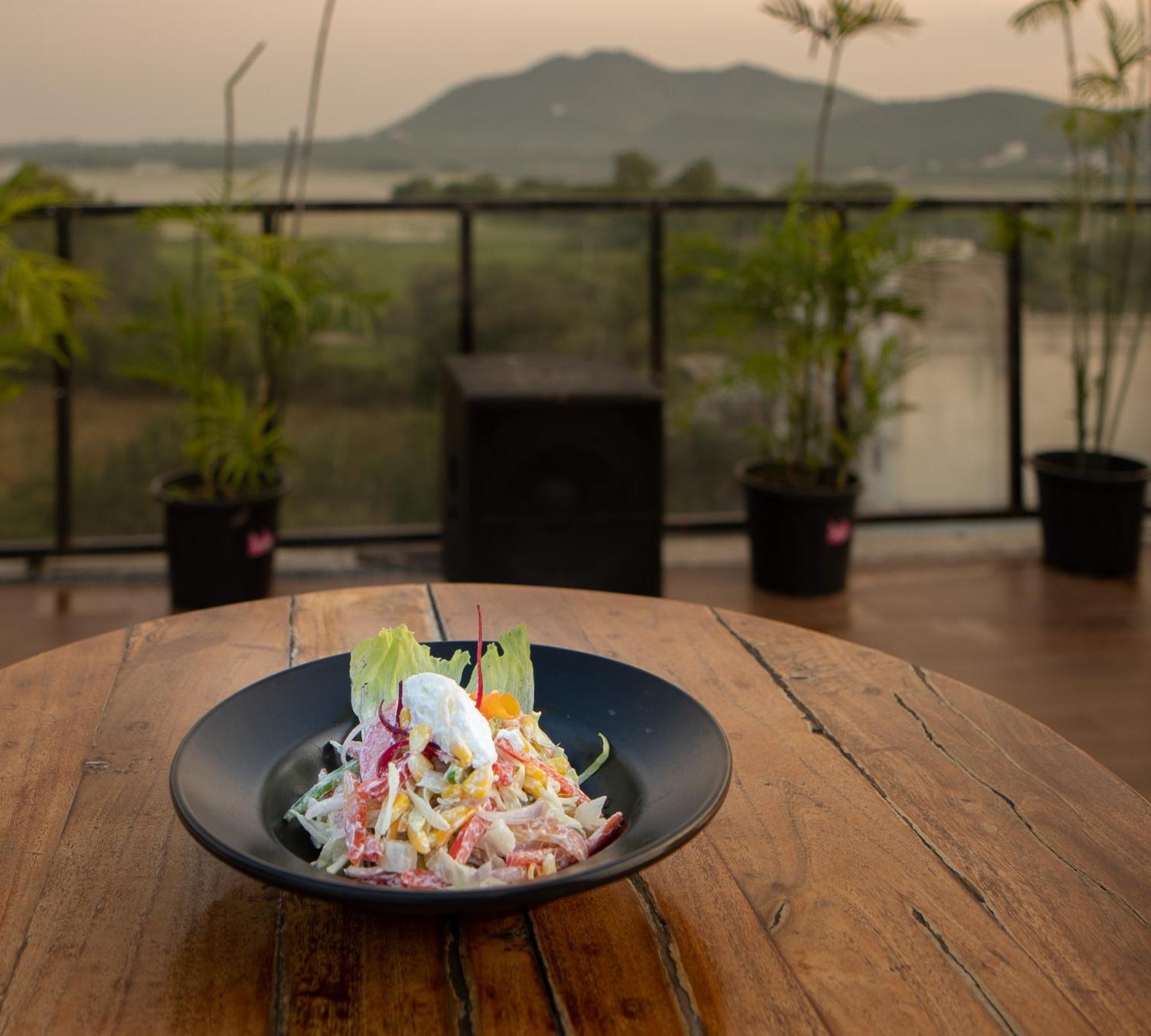 Hotel The Courtyard - Beyond Bar & Club Udaipur