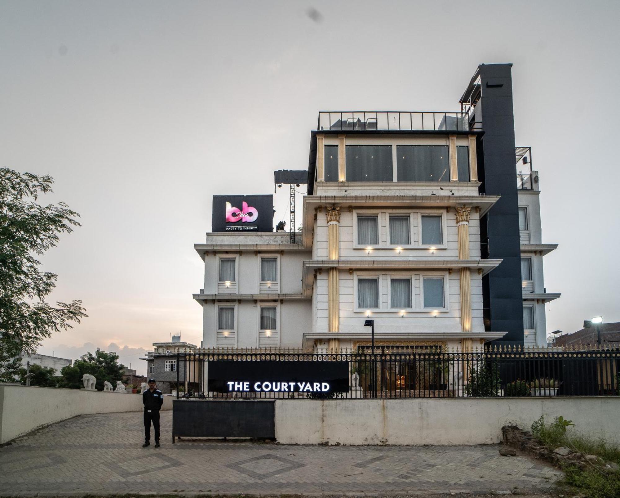 The Courtyard - Beyond Bar & Club 4*