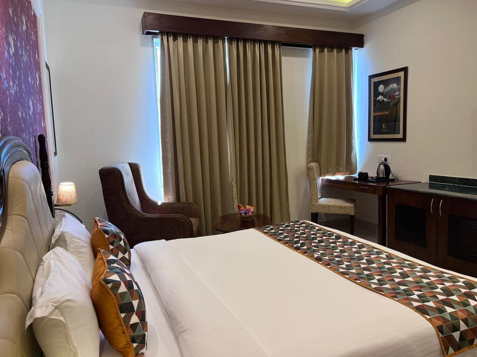 Hotel The Courtyard - Beyond Bar & Club 4*