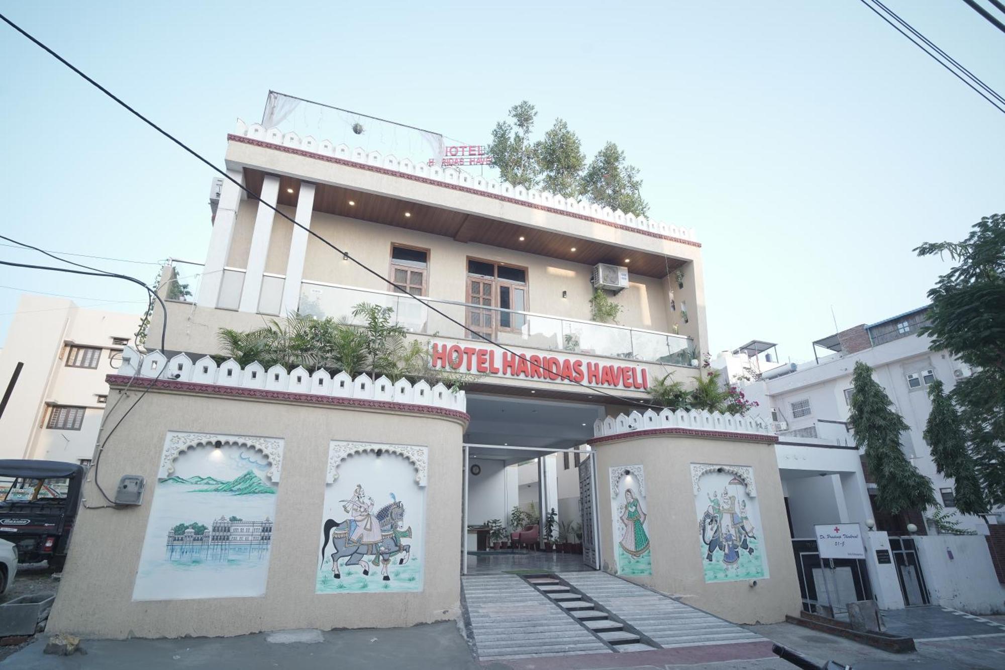 Hotel Haridas Haveli 3*