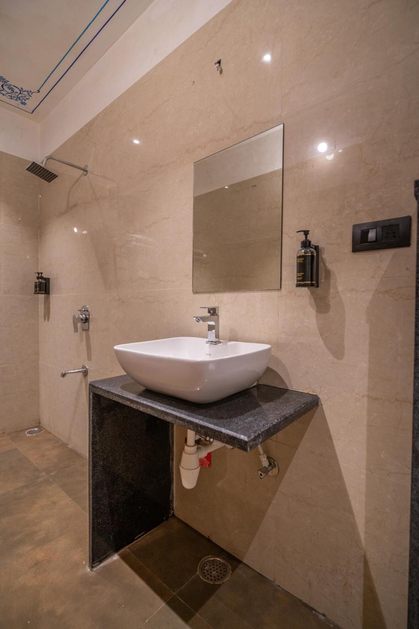 Hotel Amoraya Udaipur