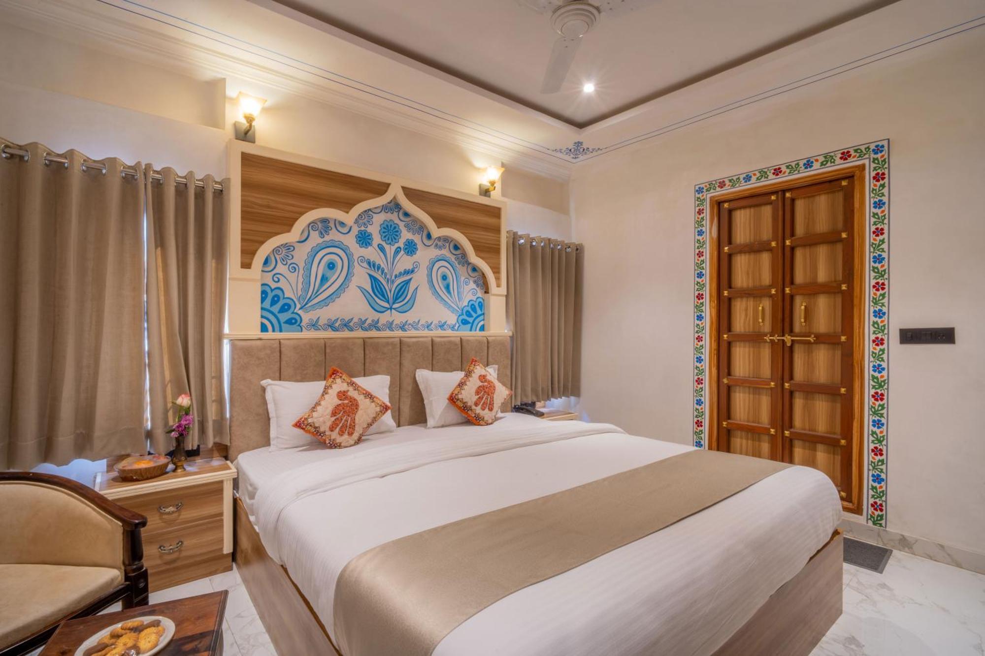 Amoraya Hotel 3*
