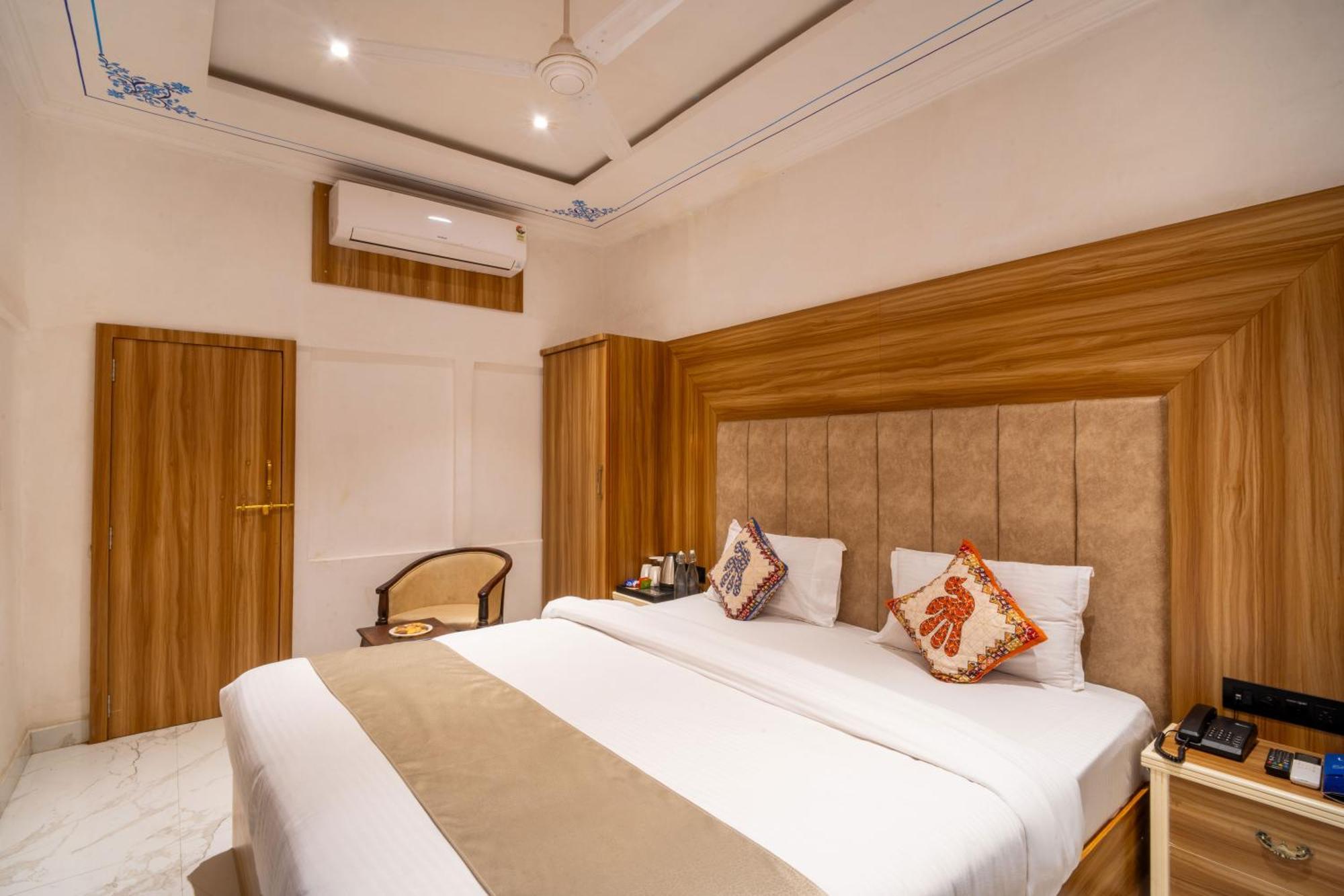 Hotel Amoraya 3*