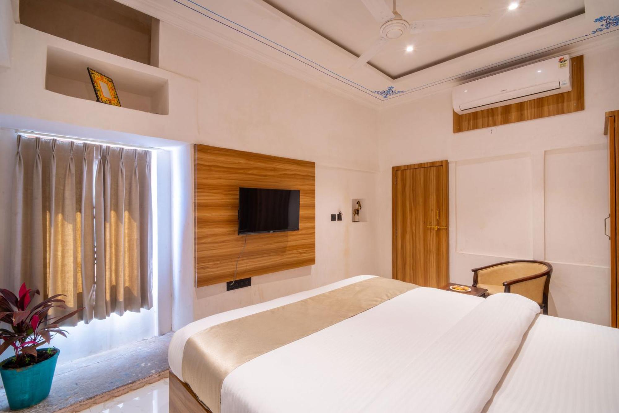 Amoraya Hotel
