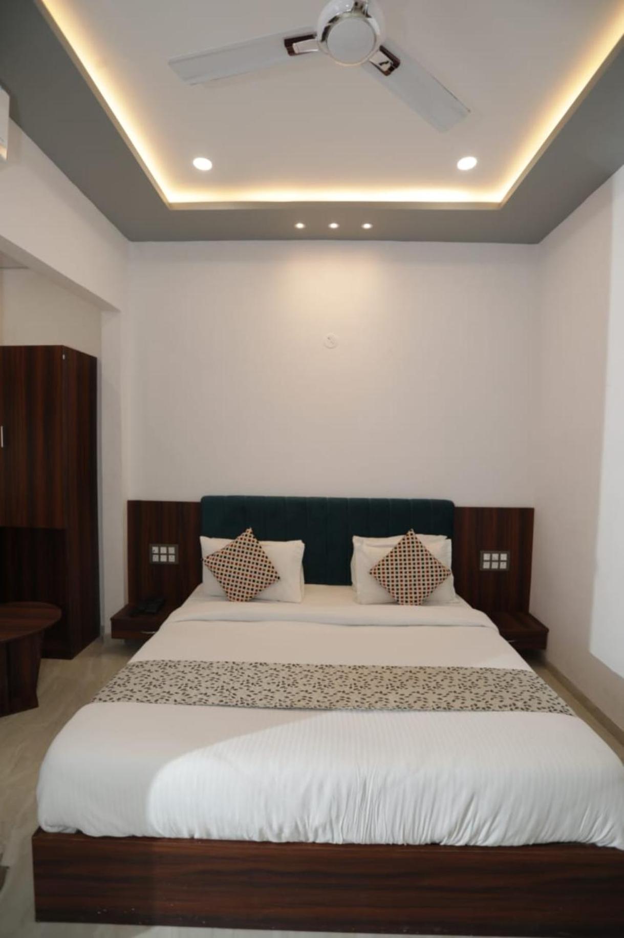 Rajmoti & Restro Udaipur