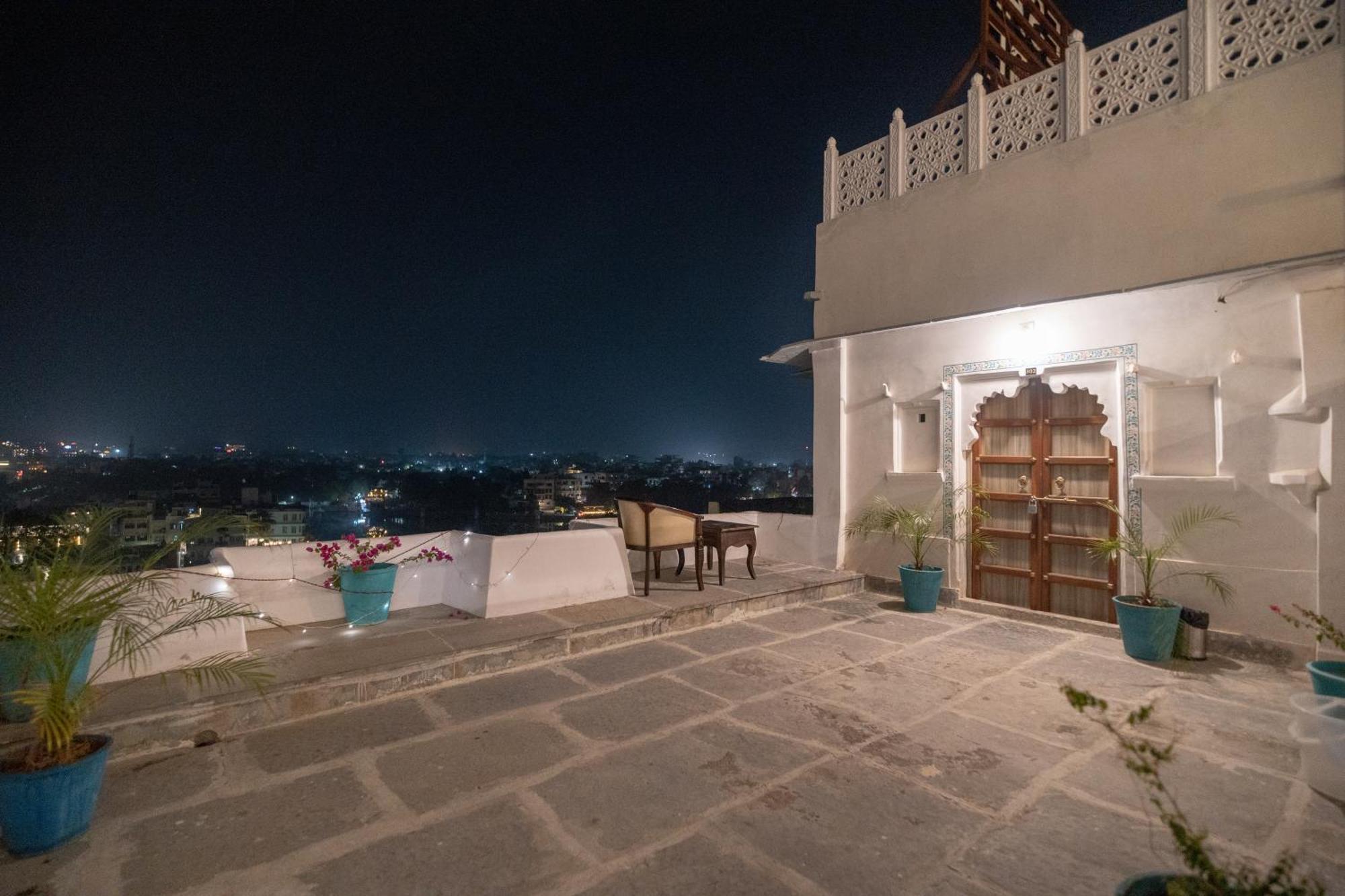 Hotel Amoraya 3*