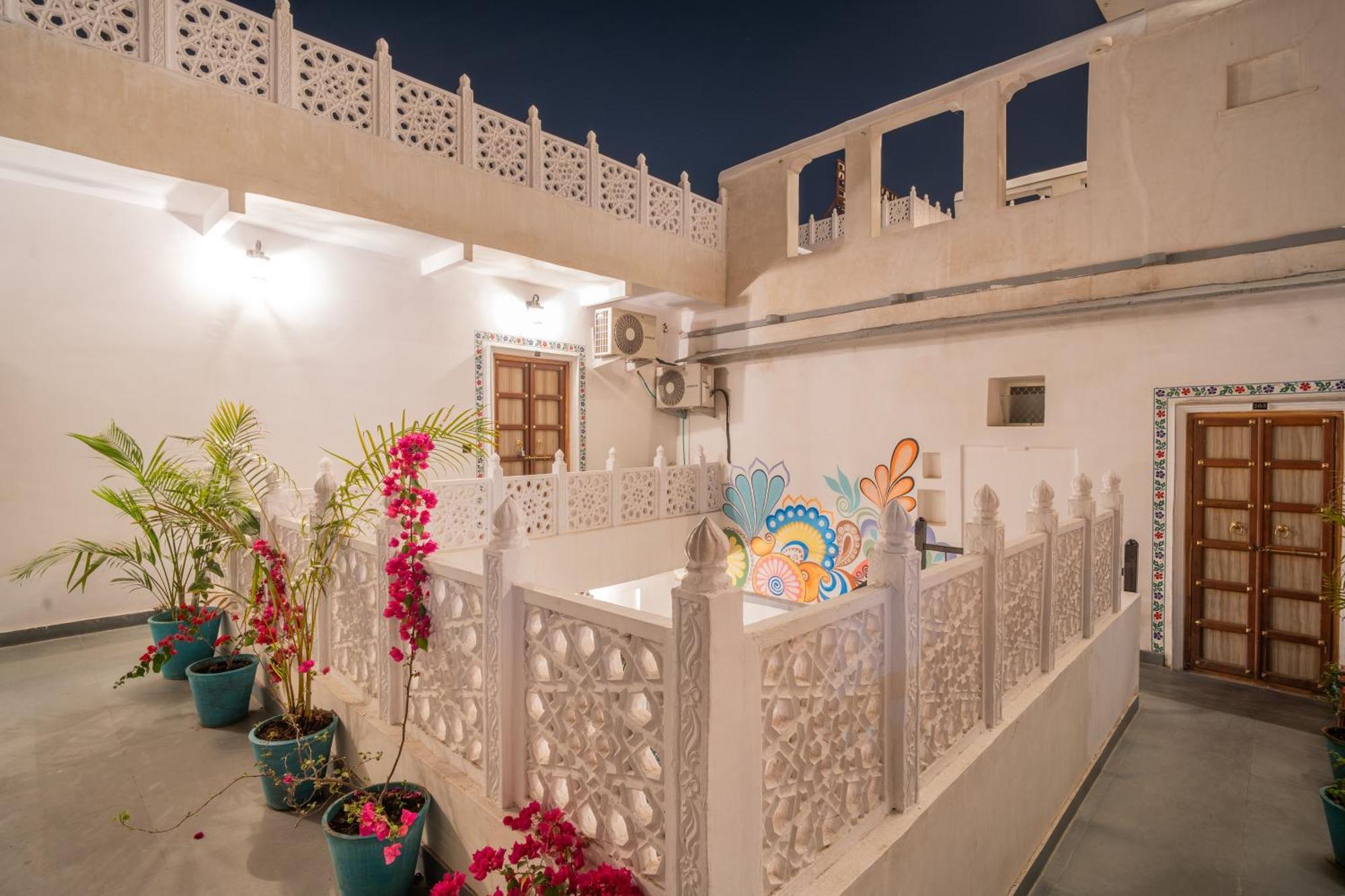 Hotel Amoraya