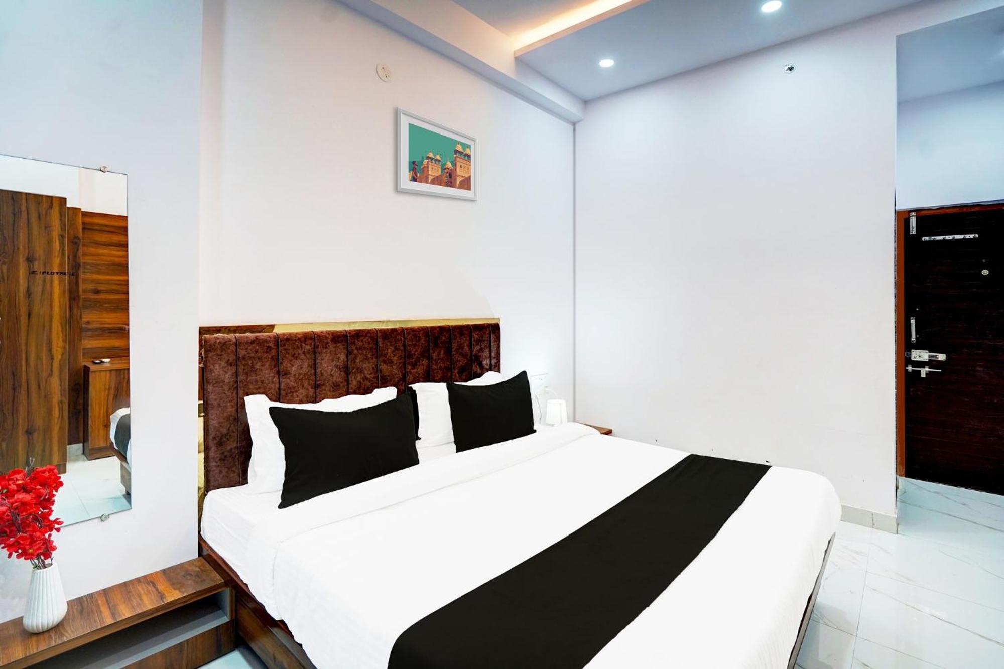 O Raj Gharana Hotel 3*