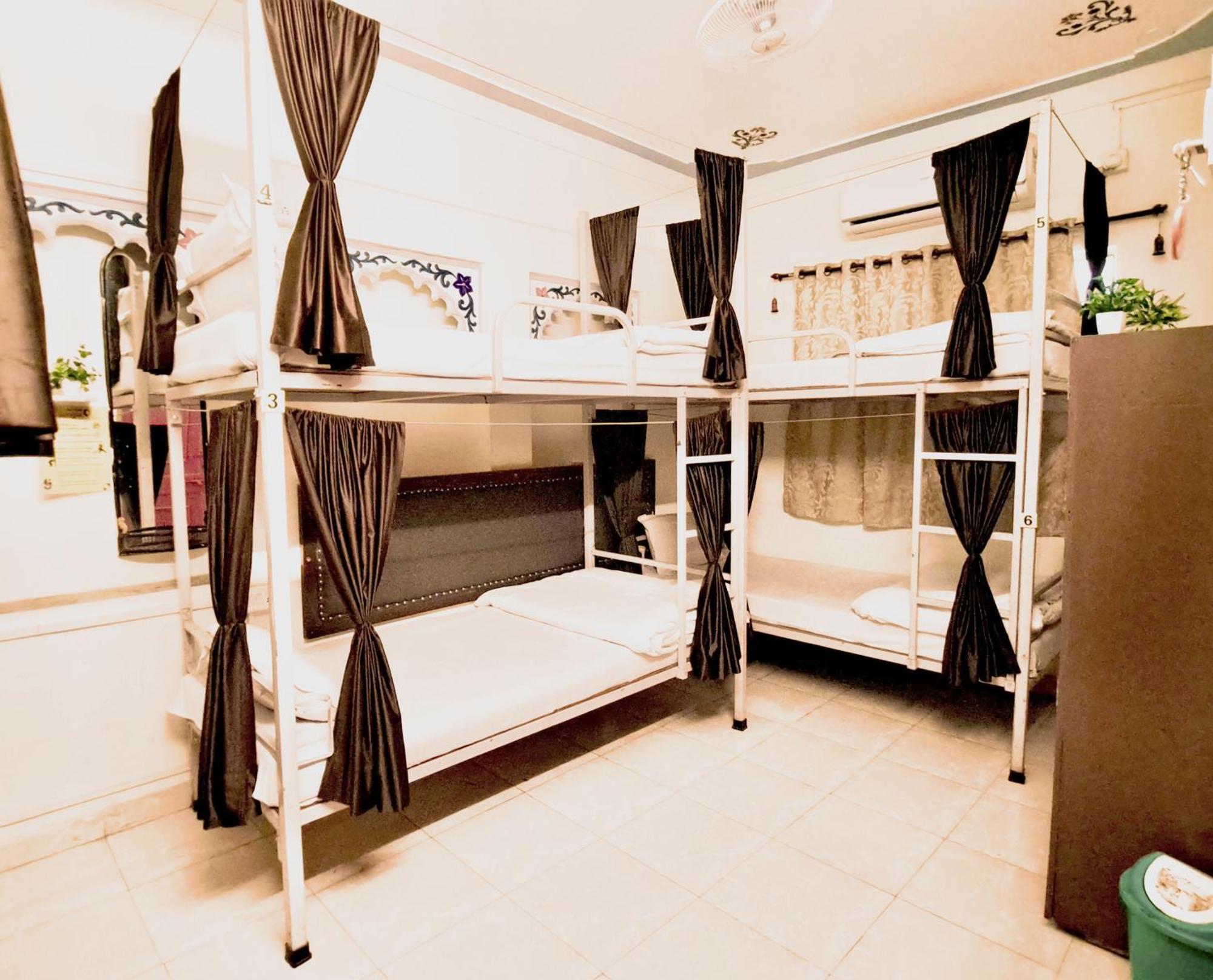Jungle By Sturmfrei Hostel *