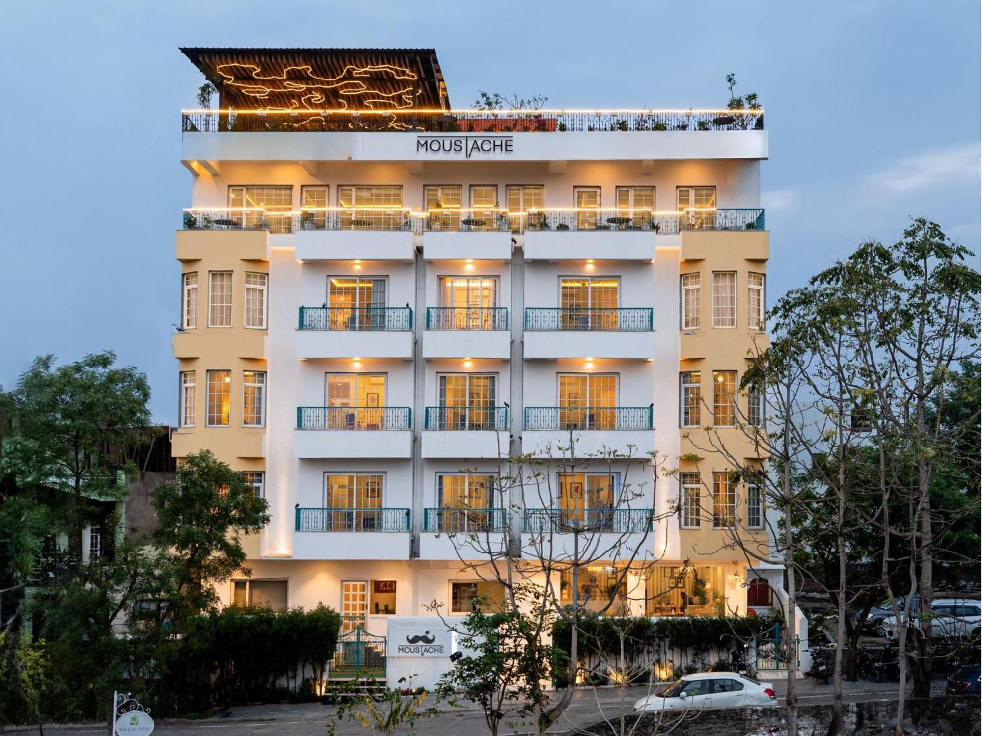 Moustache Select Hotel 3*