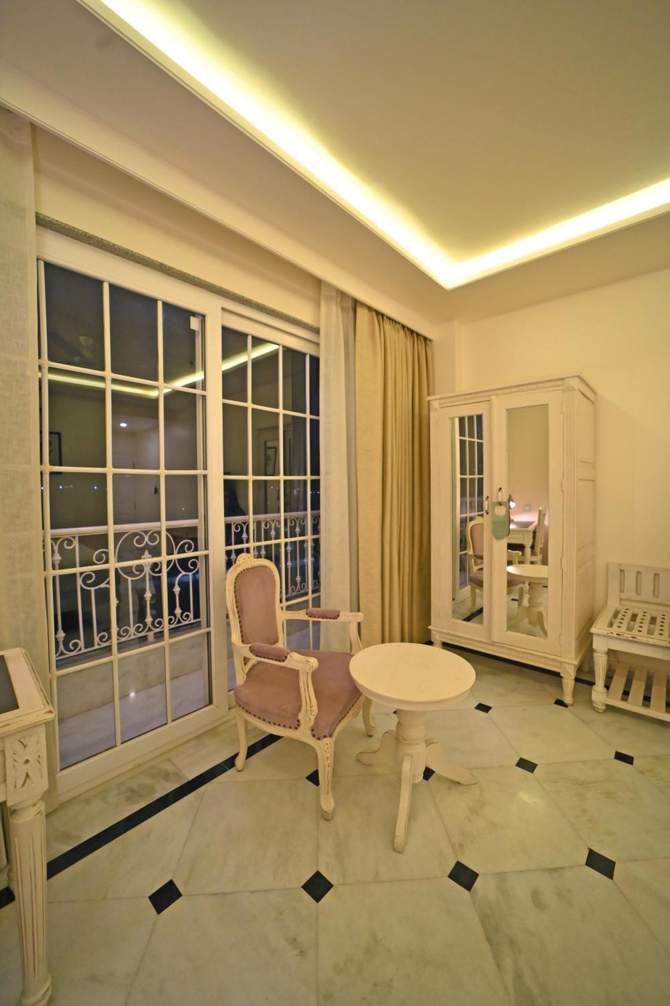 Moustache Select Hotel