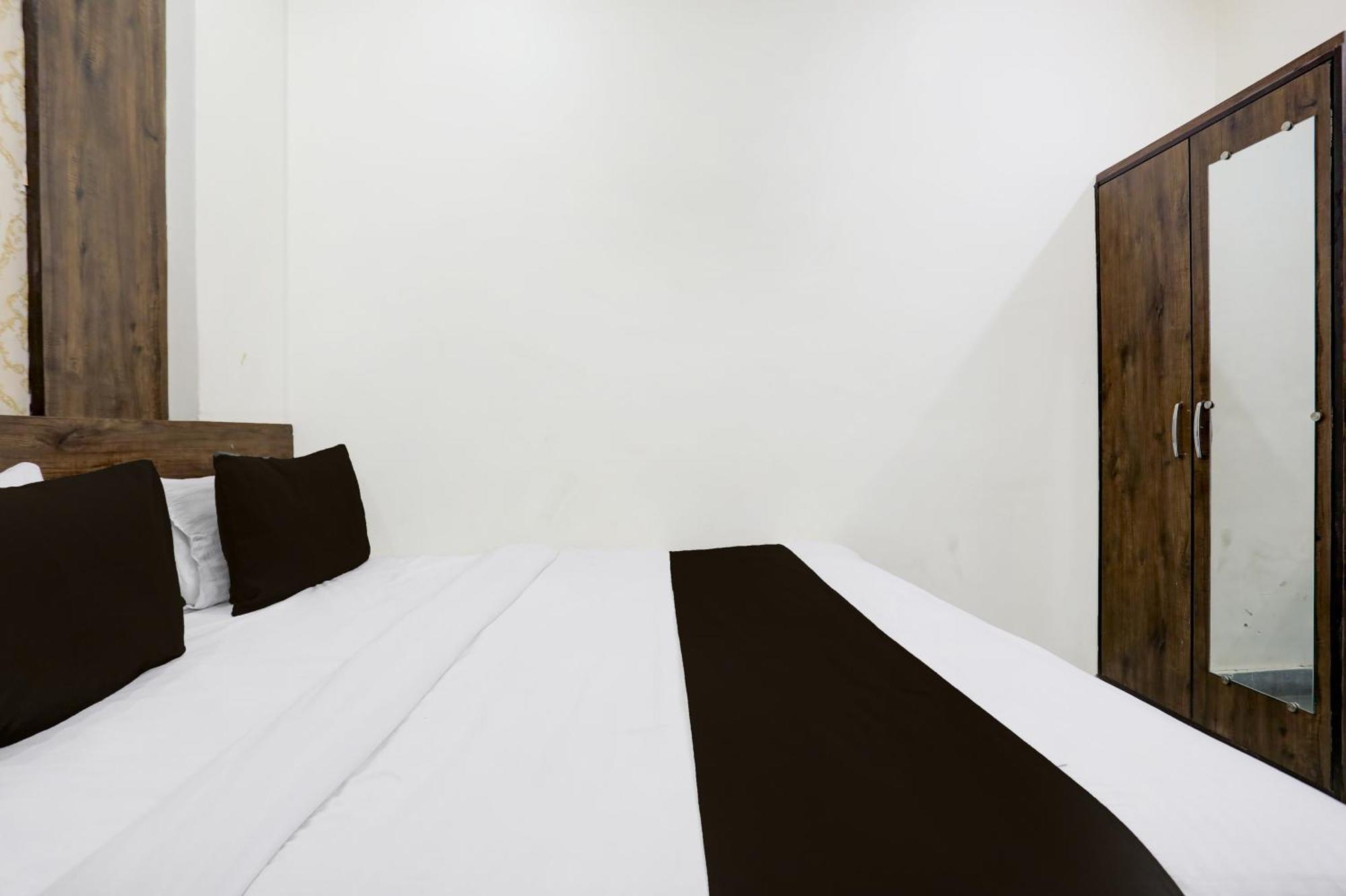 O Sector 6 Hiran Magri Hotel 4*