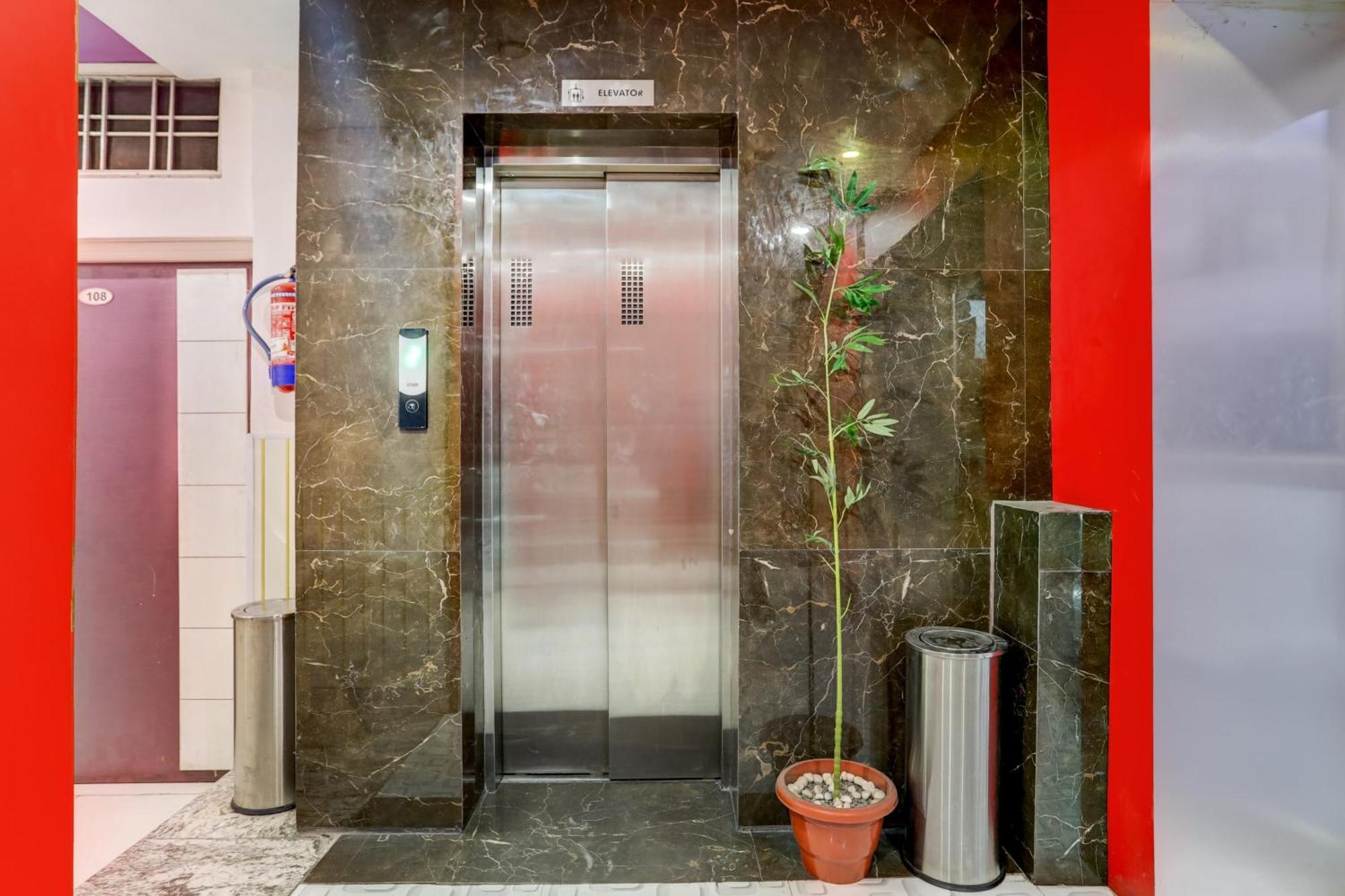 Collection O Sandal Hotel 3*