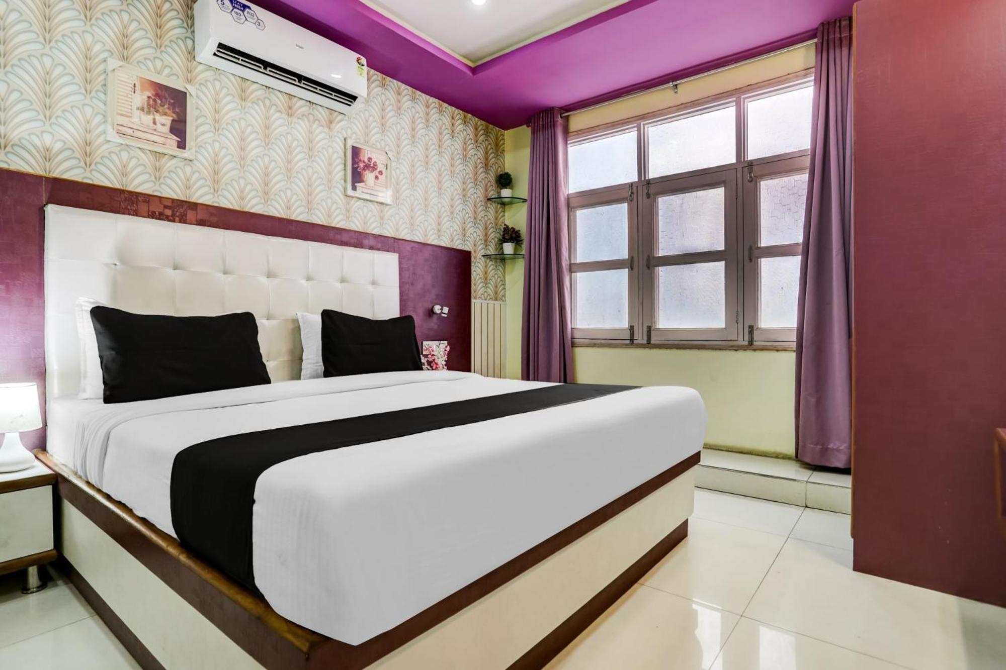 Hotel Collection O Sandal 3*