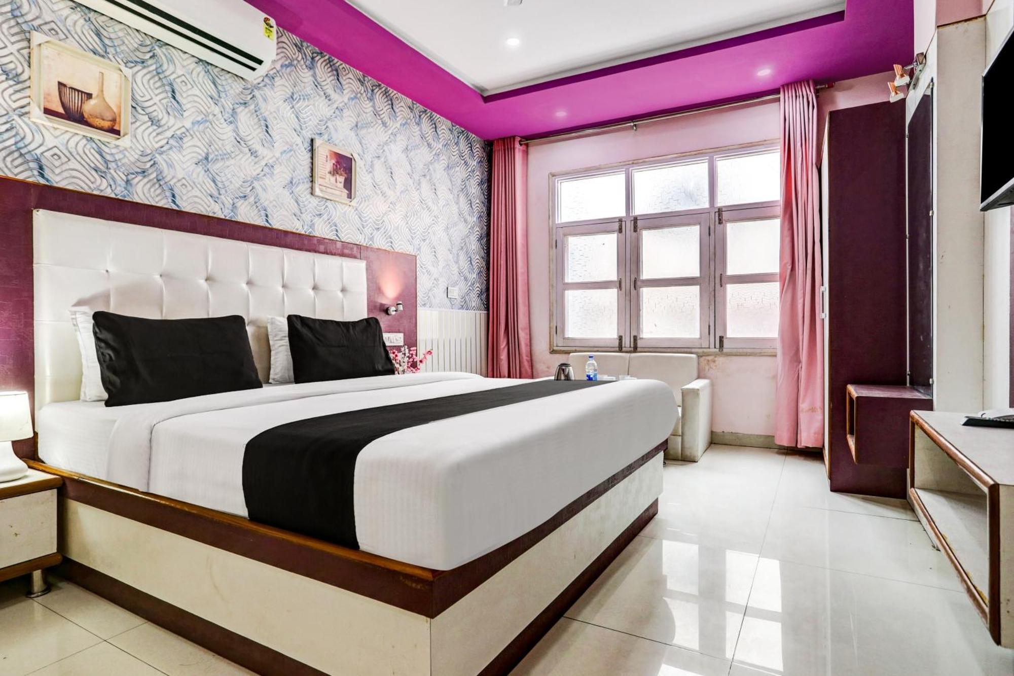 Collection O Sandal Hotel